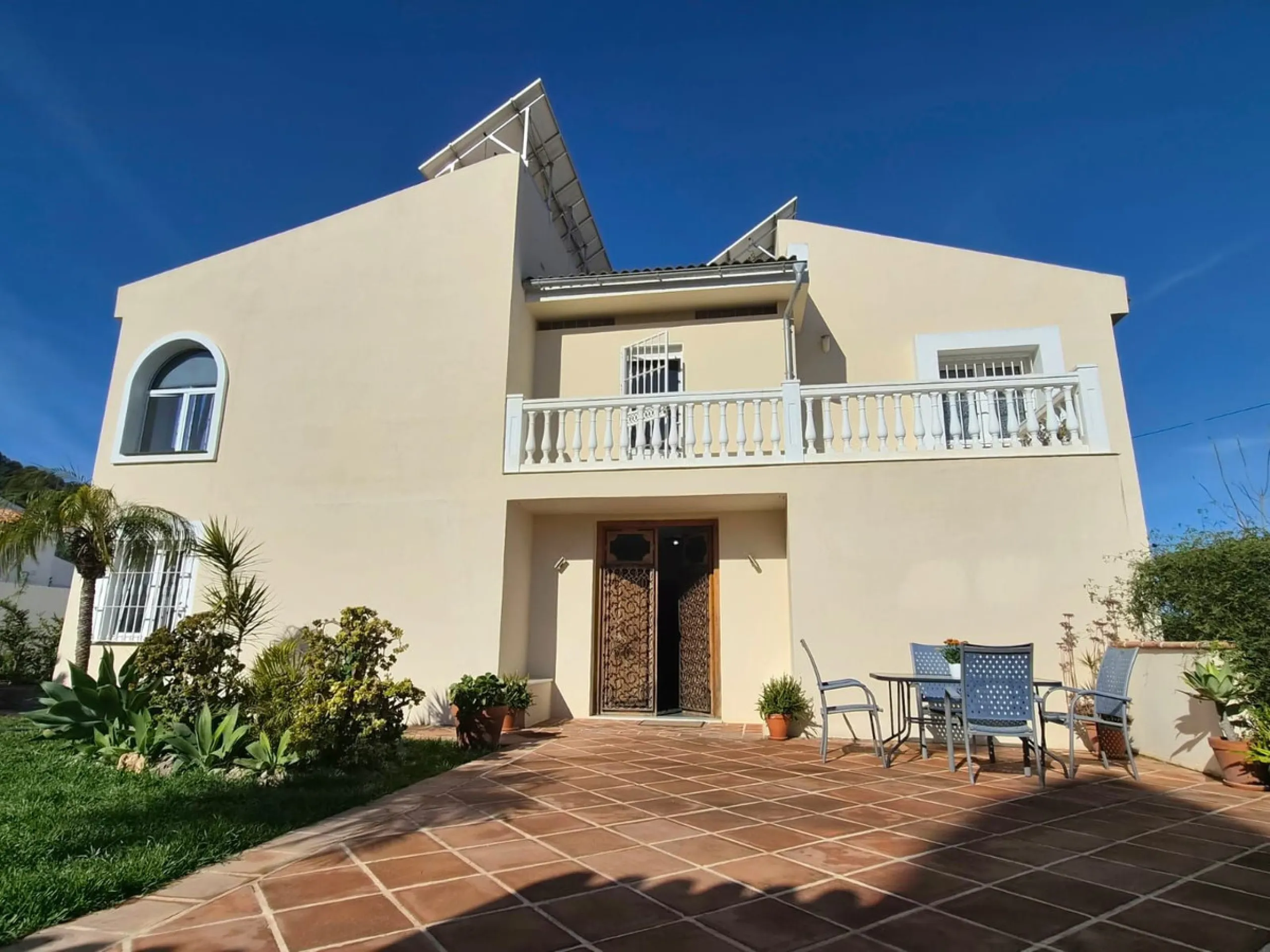 Multi functional villa for sale in Alhaurin de la Torre, area El Lagar,