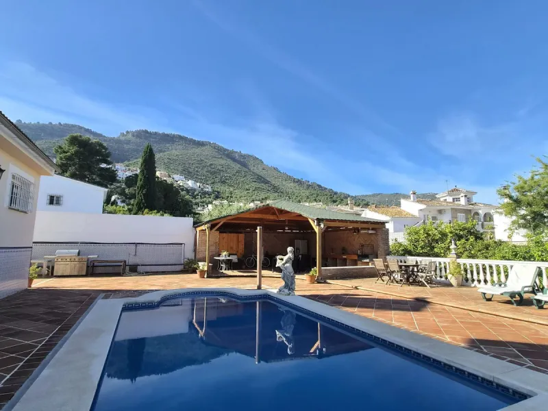 Multi functional villa for sale in Alhaurin de la Torre, area El Lagar,
