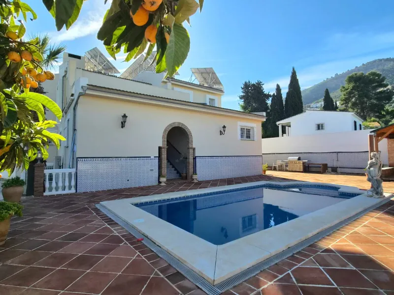 Multi functional villa for sale in Alhaurin de la Torre, area El Lagar,