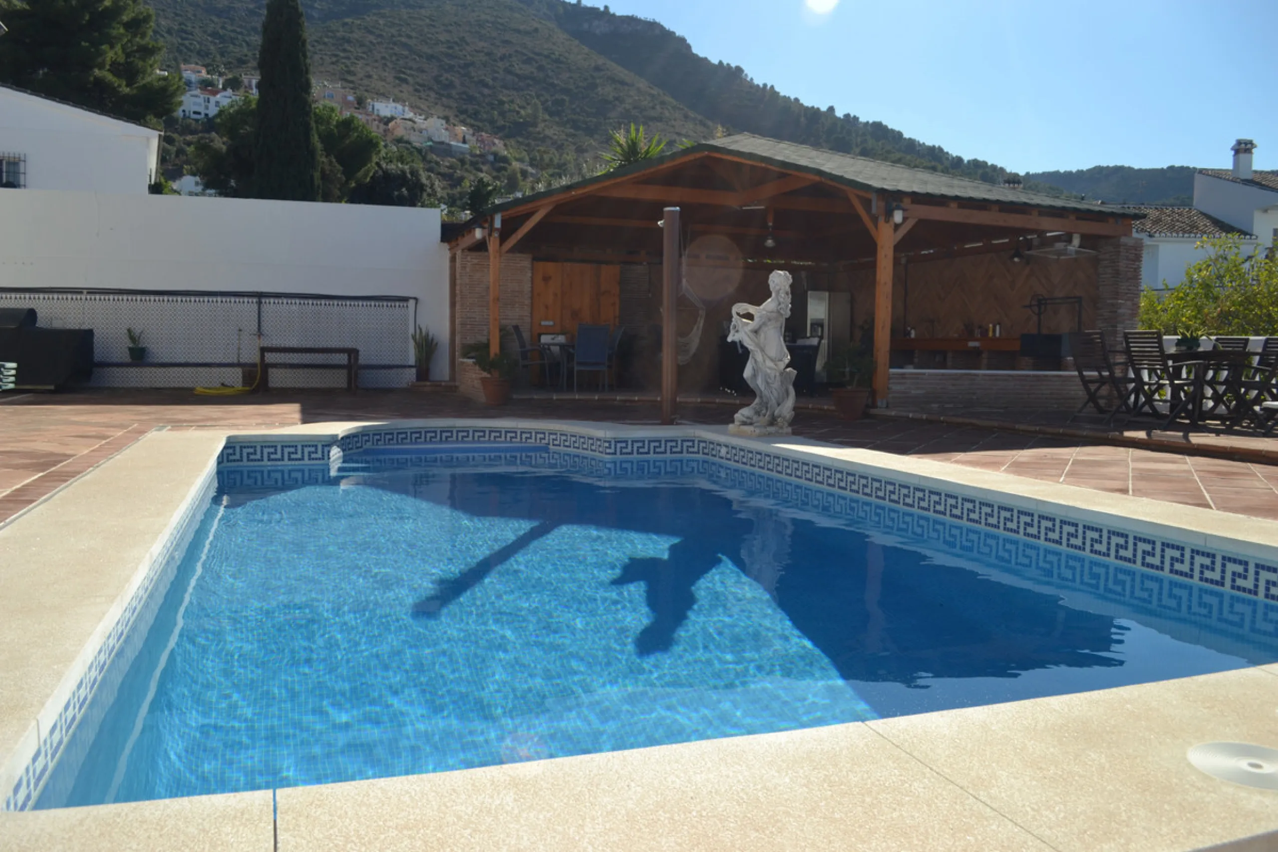 Multi functional villa for sale in Alhaurin de la Torre, area El Lagar,