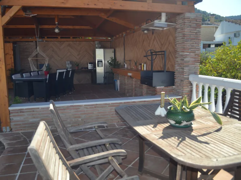 Multi functional villa for sale in Alhaurin de la Torre, area El Lagar,