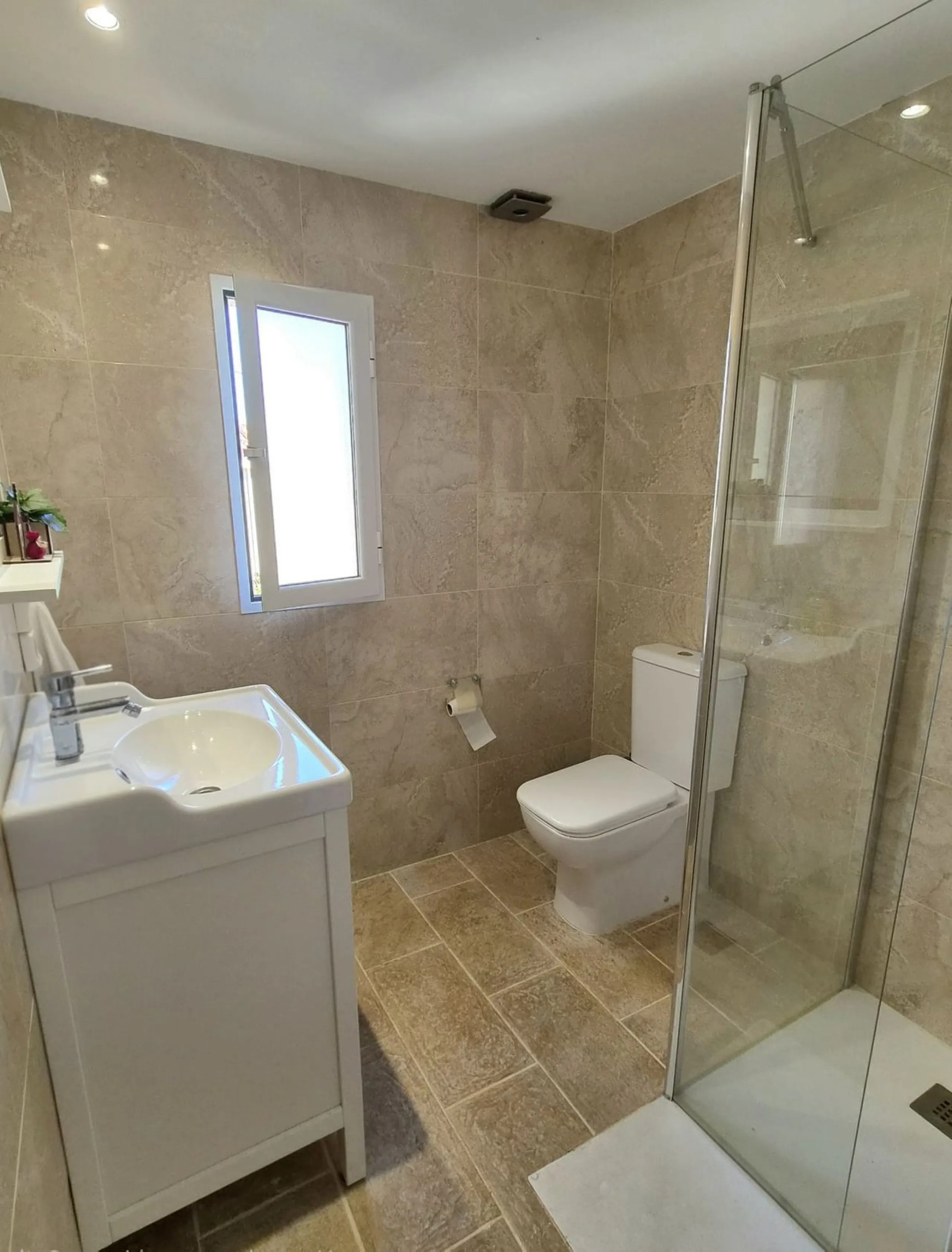 Multi functional villa for sale in Alhaurin de la Torre, area El Lagar,