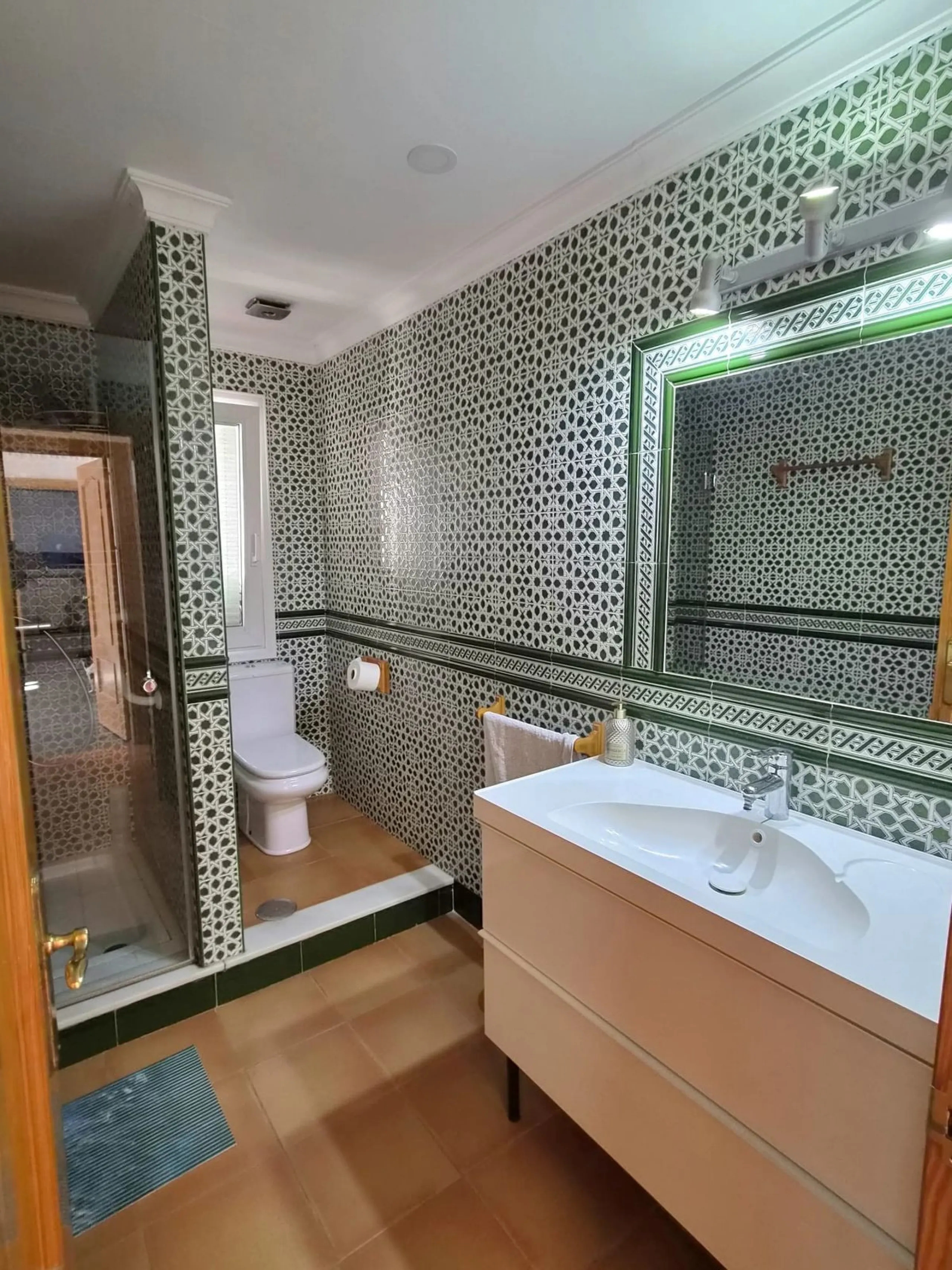 Multi functional villa for sale in Alhaurin de la Torre, area El Lagar,