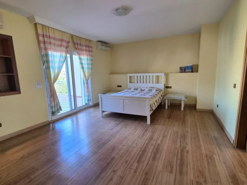 Multi functional villa for sale in Alhaurin de la Torre, area El Lagar,