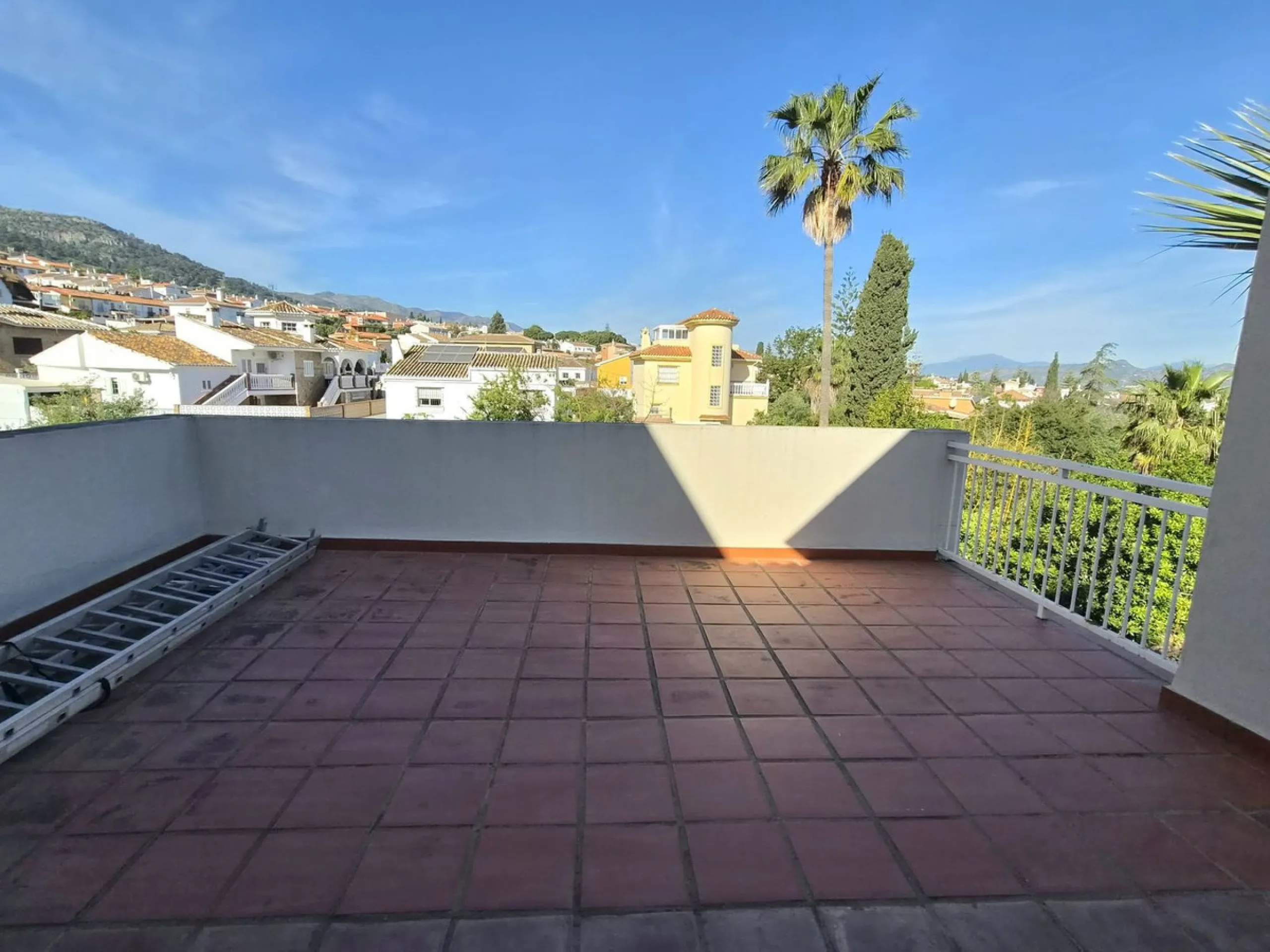 Multi functional villa for sale in Alhaurin de la Torre, area El Lagar,