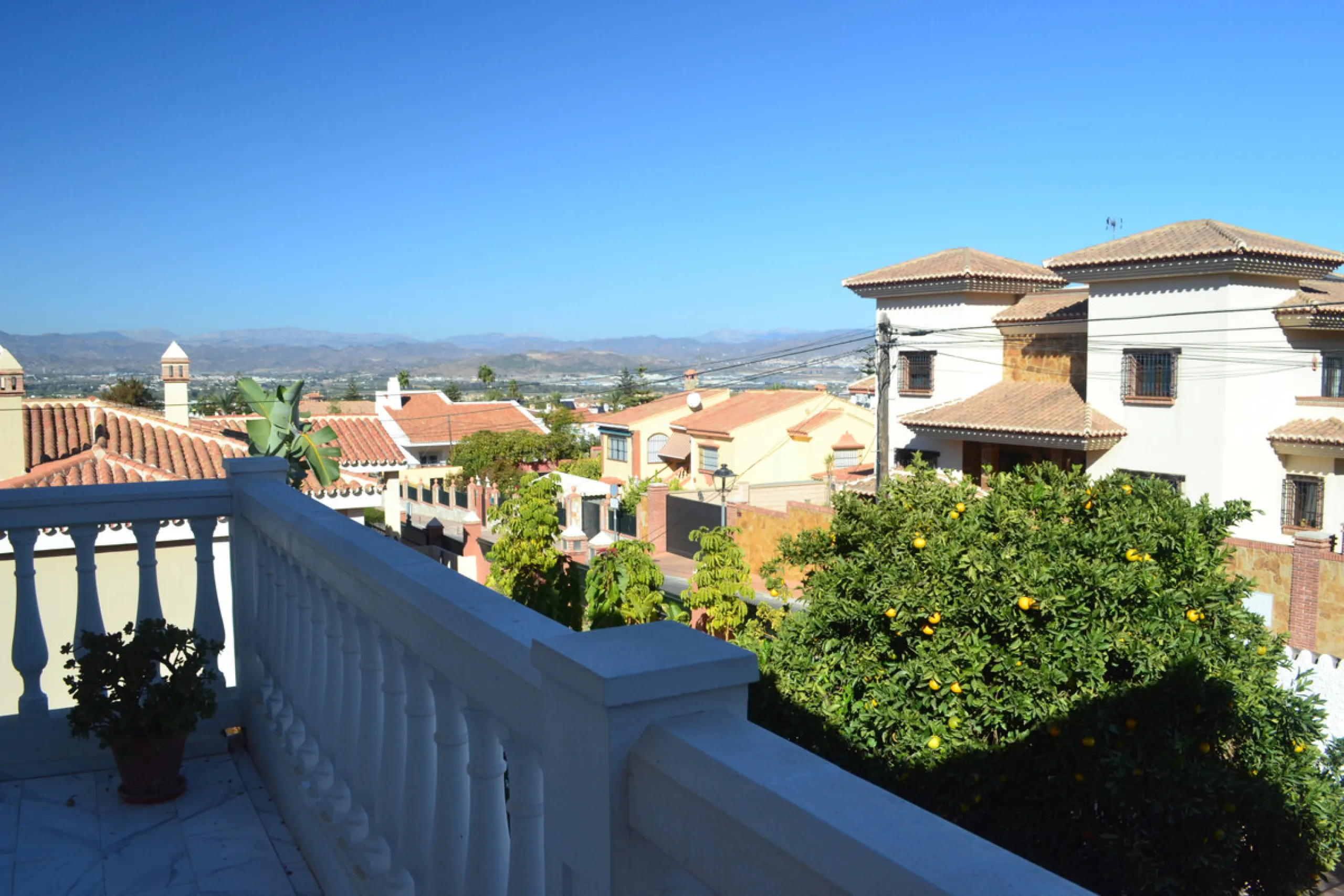 Multi functional villa for sale in Alhaurin de la Torre, area El Lagar,
