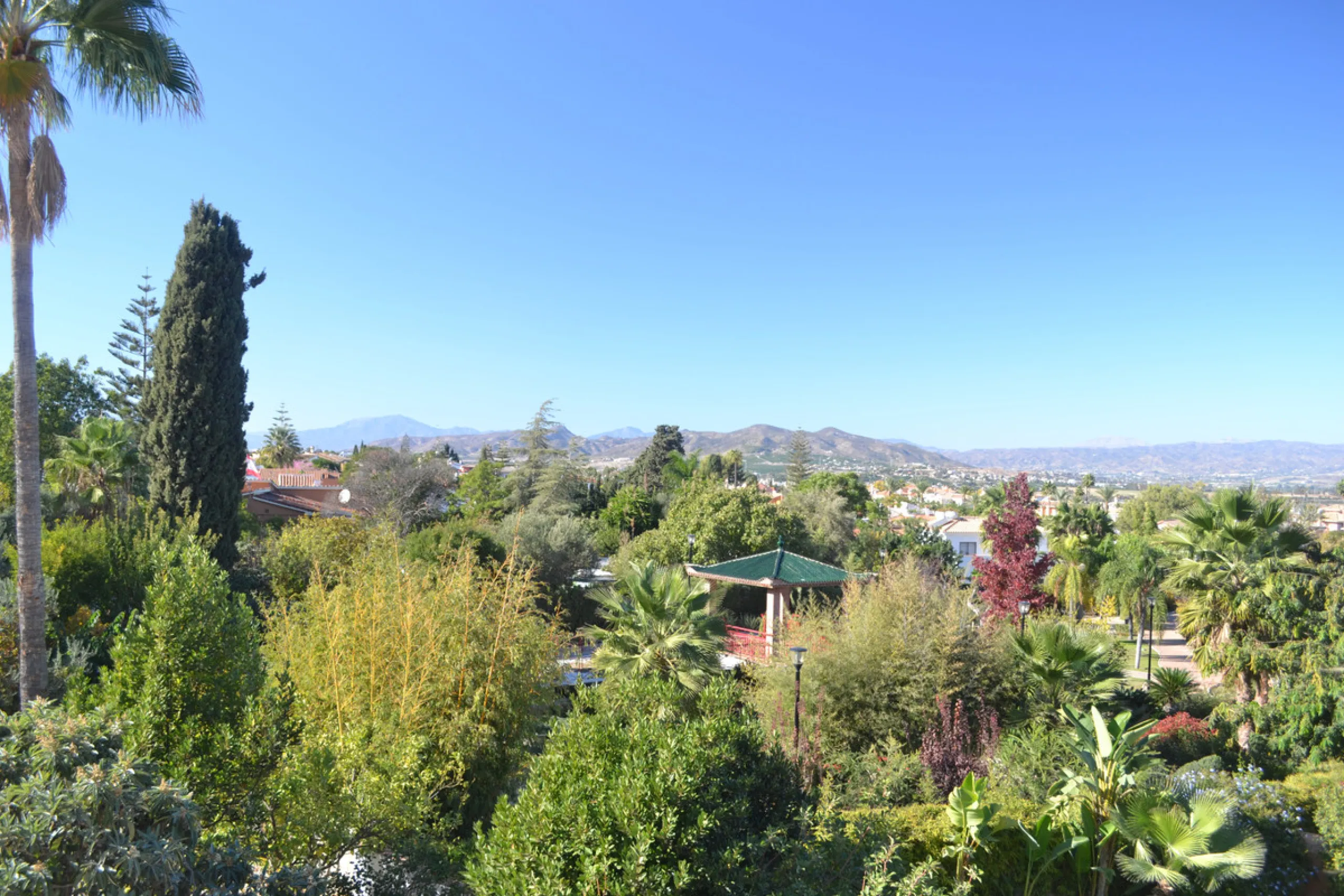 Multi functional villa for sale in Alhaurin de la Torre, area El Lagar,