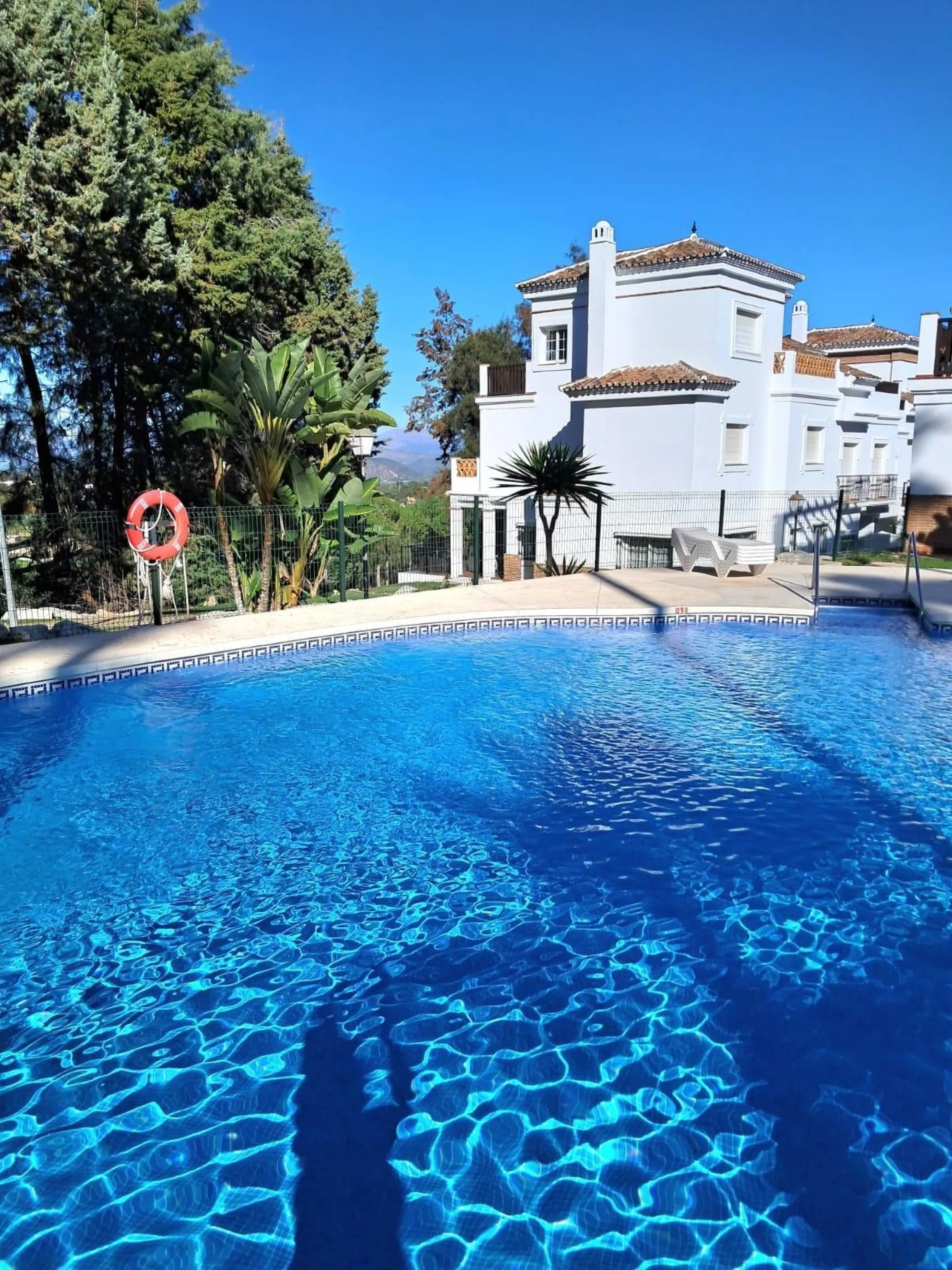 House - Townhouse в продаже в Alhaurín de la Torre, Málaga. В доме 3 спален и 2 ванных комнат. Площадь дома 196 м²