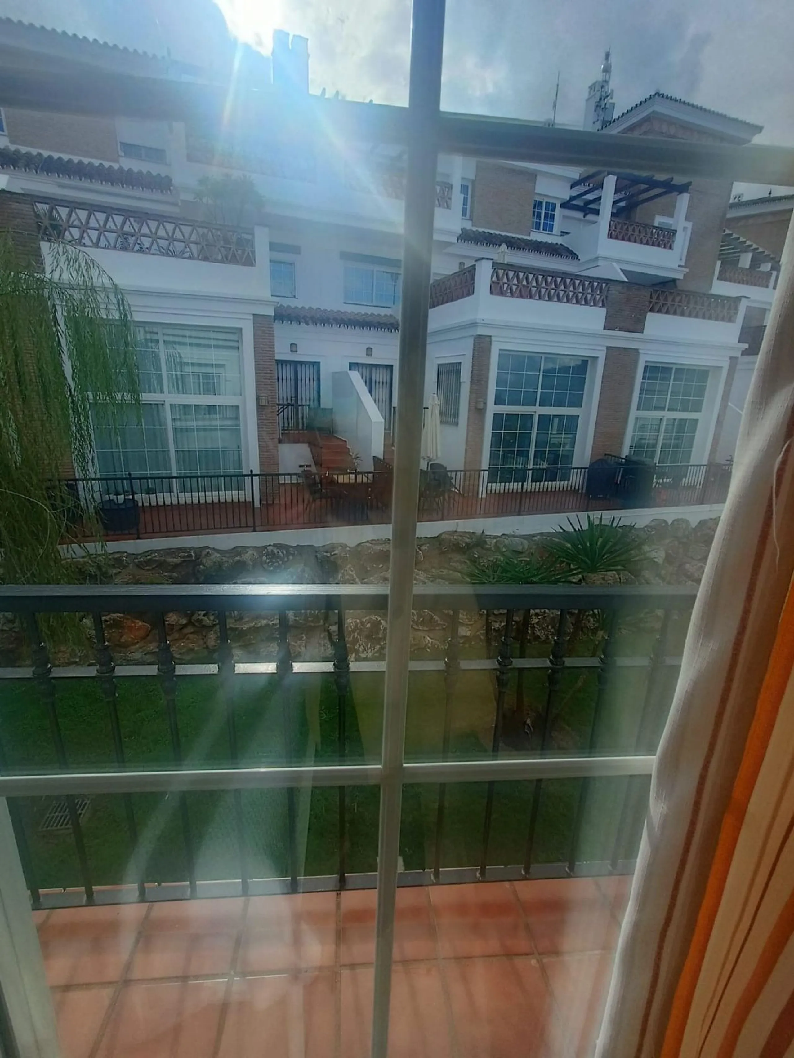 House - Townhouse в продаже в Alhaurín de la Torre, Málaga. В доме 3 спален и 2 ванных комнат. Площадь дома 196 м²