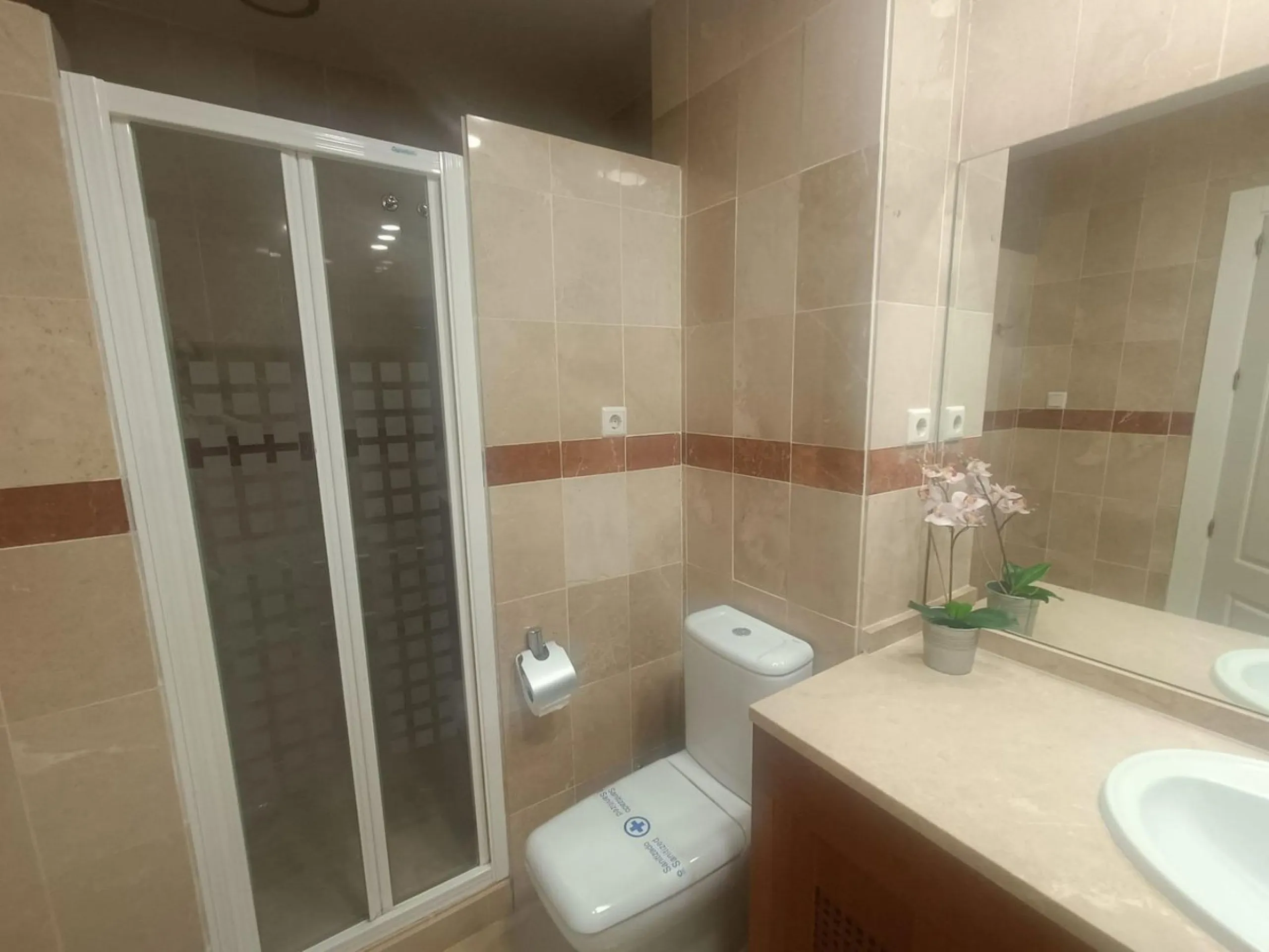House - Townhouse в продаже в Alhaurín de la Torre, Málaga. В доме 3 спален и 2 ванных комнат. Площадь дома 196 м²