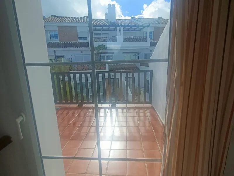 House - Townhouse в продаже в Alhaurín de la Torre, Málaga. В доме 3 спален и 2 ванных комнат. Площадь дома 196 м²