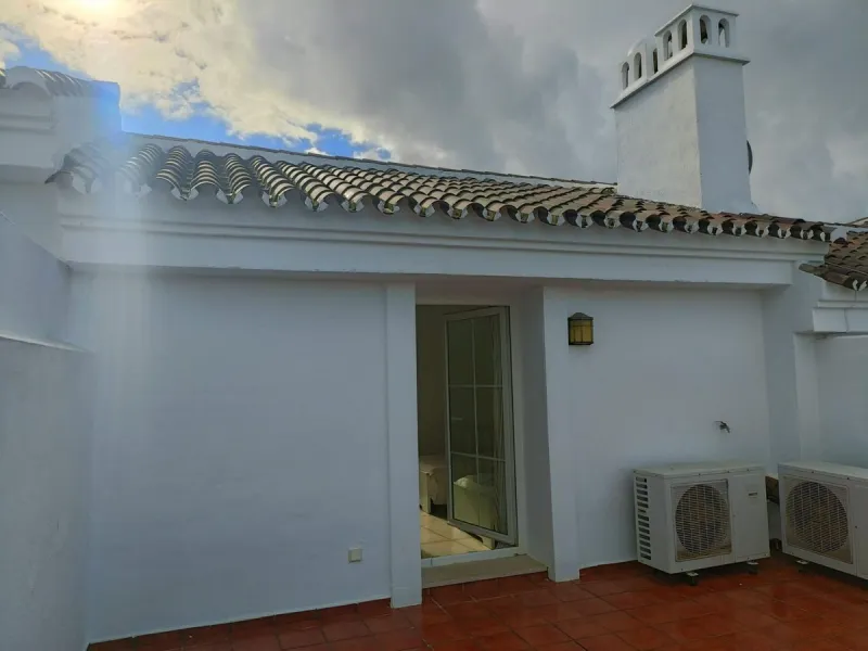 House - Townhouse в продаже в Alhaurín de la Torre, Málaga. В доме 3 спален и 2 ванных комнат. Площадь дома 196 м²