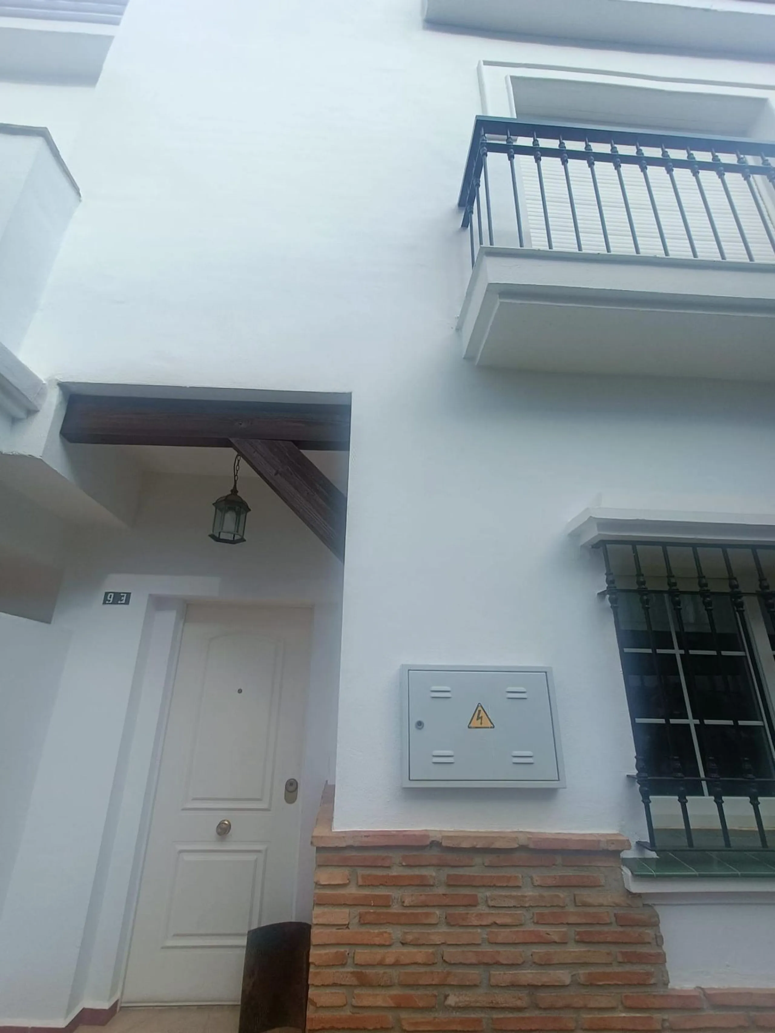House - Townhouse в продаже в Alhaurín de la Torre, Málaga. В доме 3 спален и 2 ванных комнат. Площадь дома 196 м²
