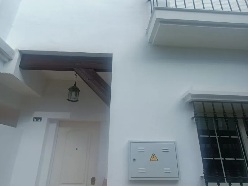 House - Townhouse в продаже в Alhaurín de la Torre, Málaga. В доме 3 спален и 2 ванных комнат. Площадь дома 196 м²
