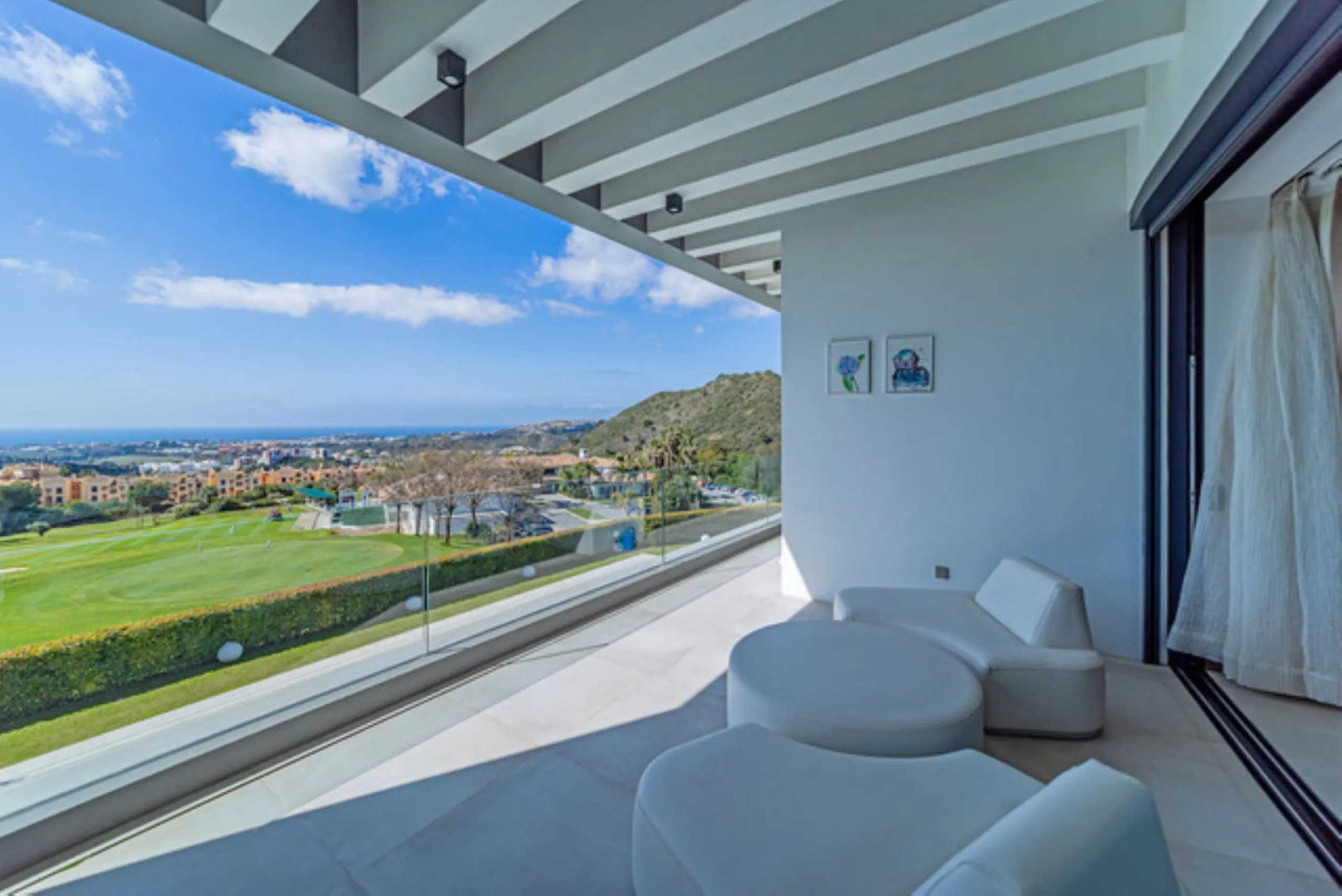 Welcome to this stunning detached villa in the prestigious Los Arqueros, Costa del Sol. Perfectly positioned on the frontline of a renowned golf course, this exquisite property combines modern luxury, breathtaking views, and unparalleled amenities for an 