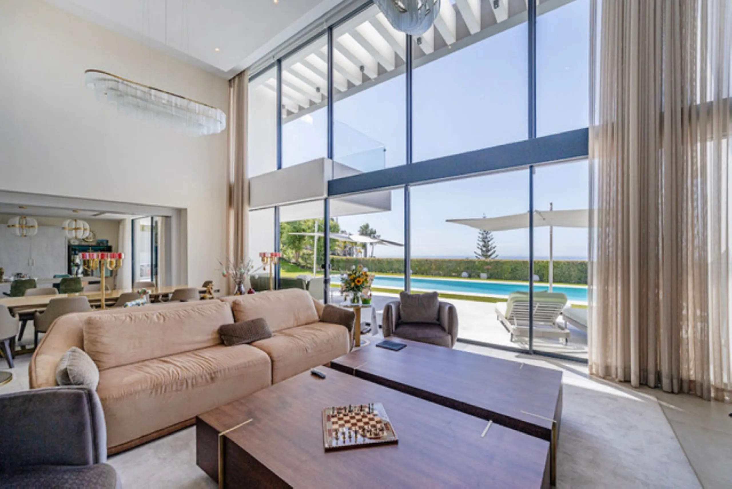 Welcome to this stunning detached villa in the prestigious Los Arqueros, Costa del Sol. Perfectly positioned on the frontline of a renowned golf course, this exquisite property combines modern luxury, breathtaking views, and unparalleled amenities for an 