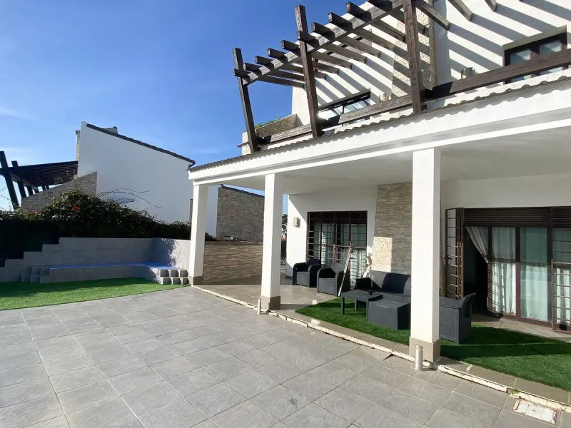 Charming Semi-detached Villa with Golf Views in Valle Romano