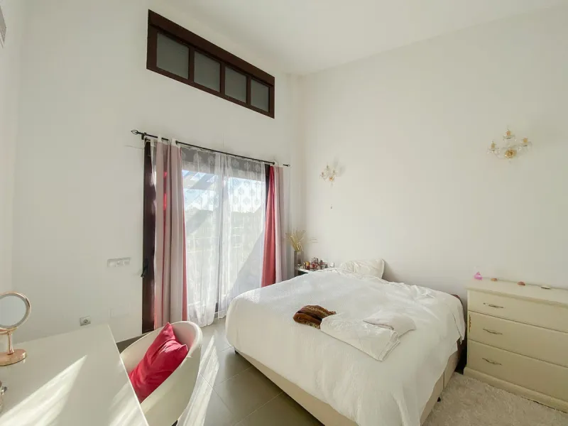 Charming Semi-detached Villa with Golf Views in Valle Romano
