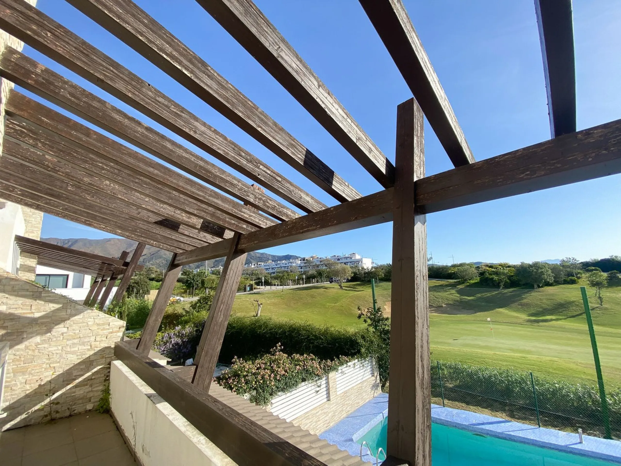 Charming Semi-detached Villa with Golf Views in Valle Romano