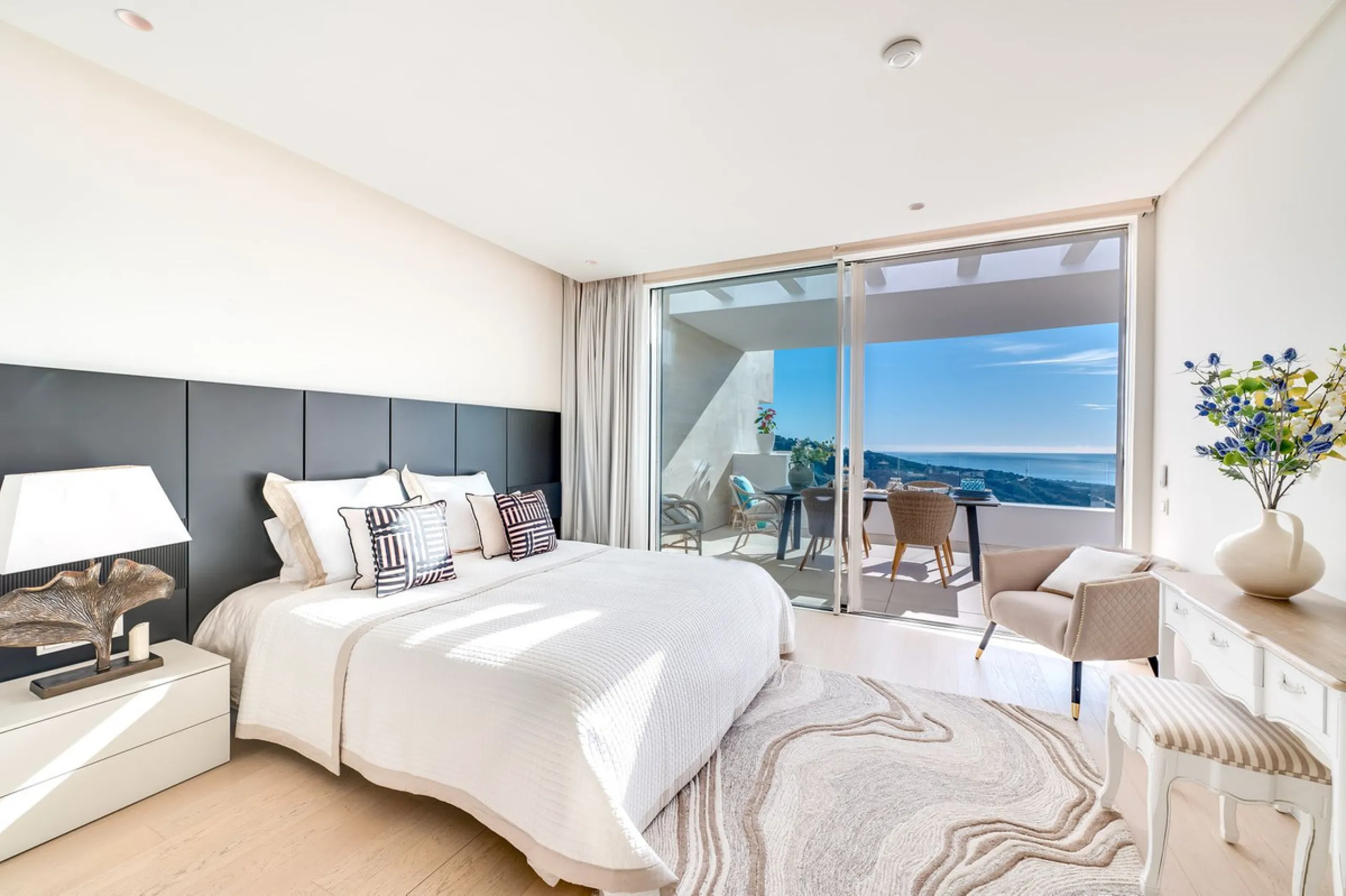 High-end 3-Bedroom Apartment with Unmatched Privacy and Panoramic Views