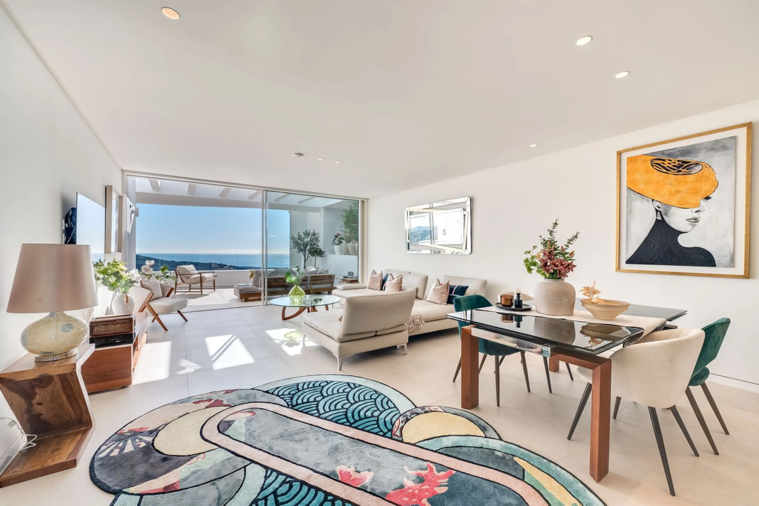 High-end 3-Bedroom Apartment with Unmatched Privacy and Panoramic Views