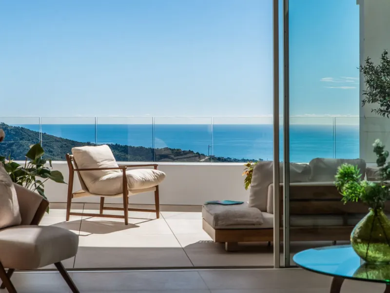 High-end 3-Bedroom Apartment with Unmatched Privacy and Panoramic Views