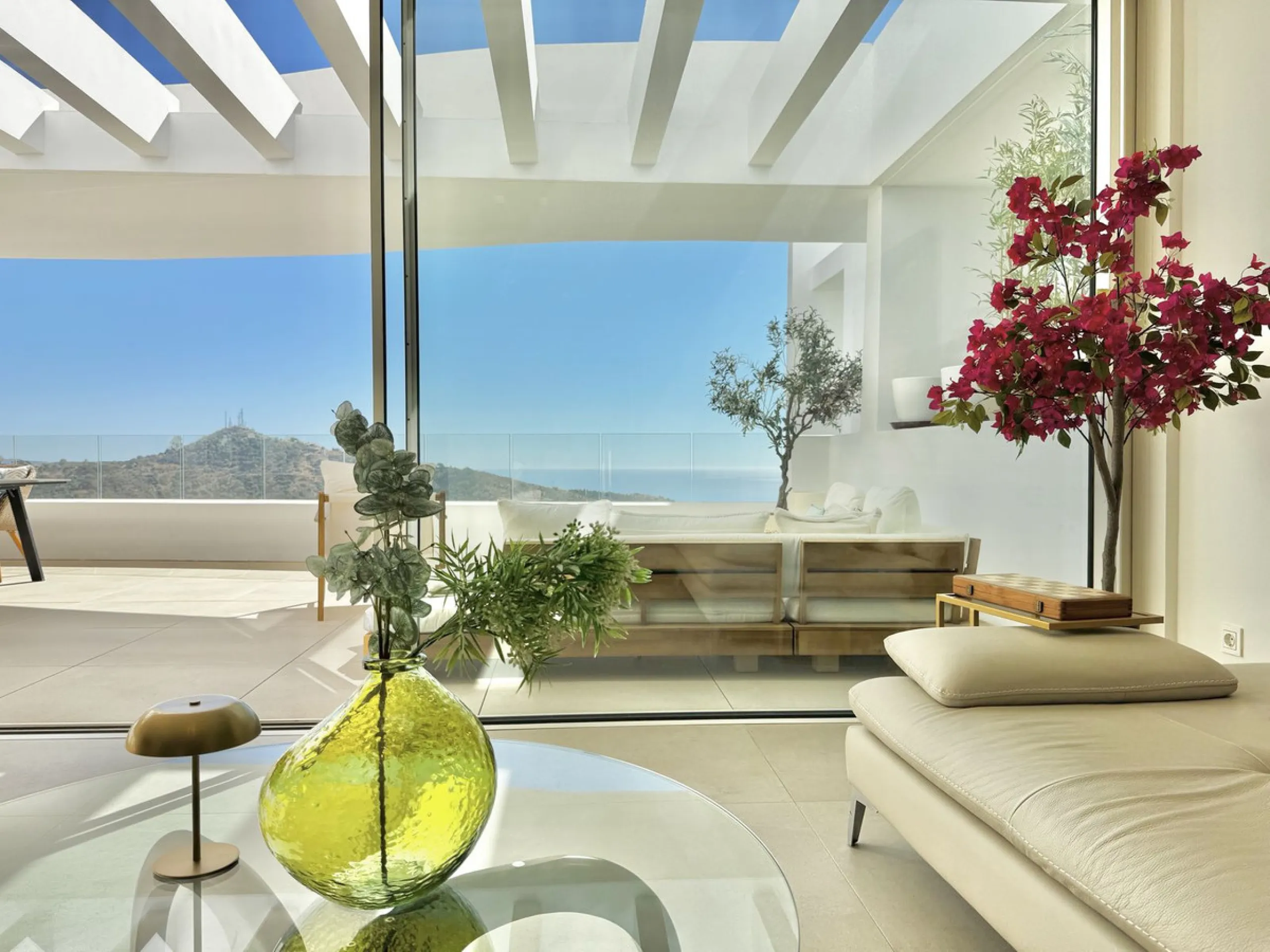 High-end 3-Bedroom Apartment with Unmatched Privacy and Panoramic Views