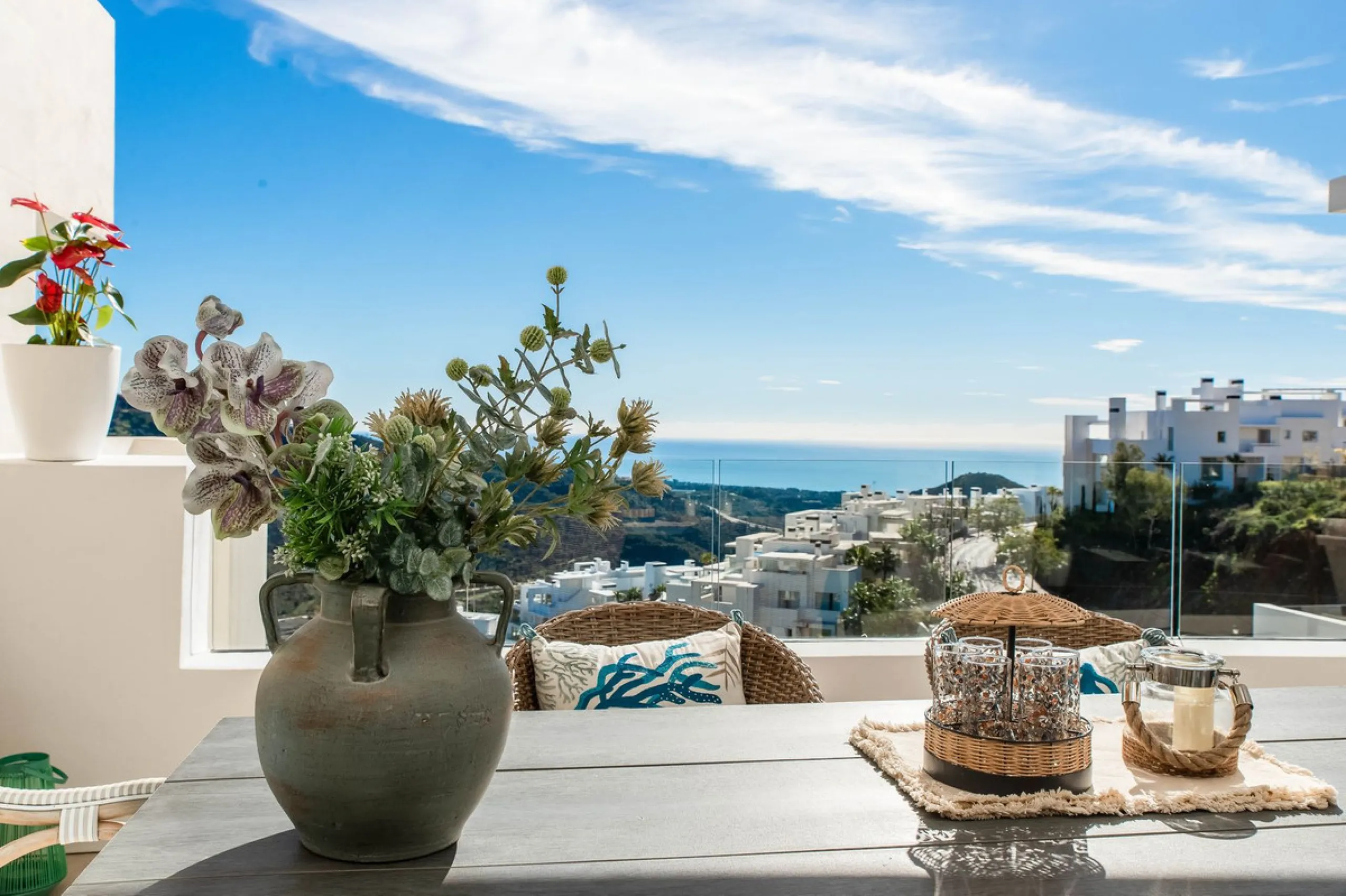 High-end 3-Bedroom Apartment with Unmatched Privacy and Panoramic Views