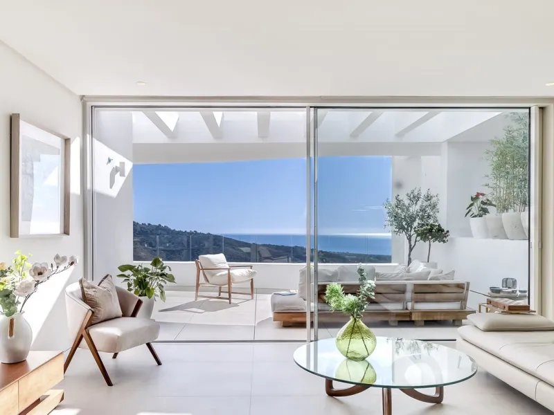 High-end 3-Bedroom Apartment with Unmatched Privacy and Panoramic Views