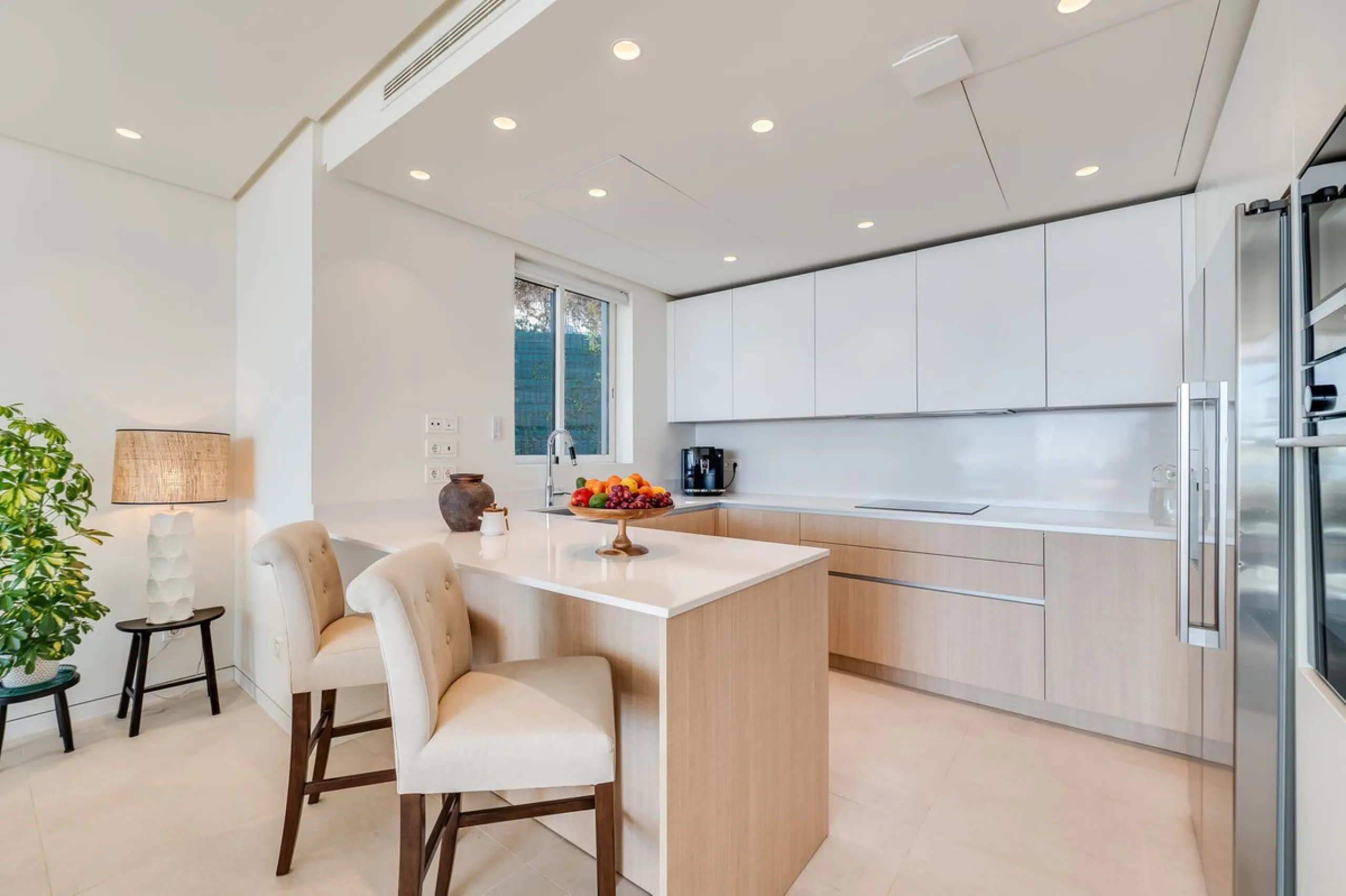 High-end 3-Bedroom Apartment with Unmatched Privacy and Panoramic Views