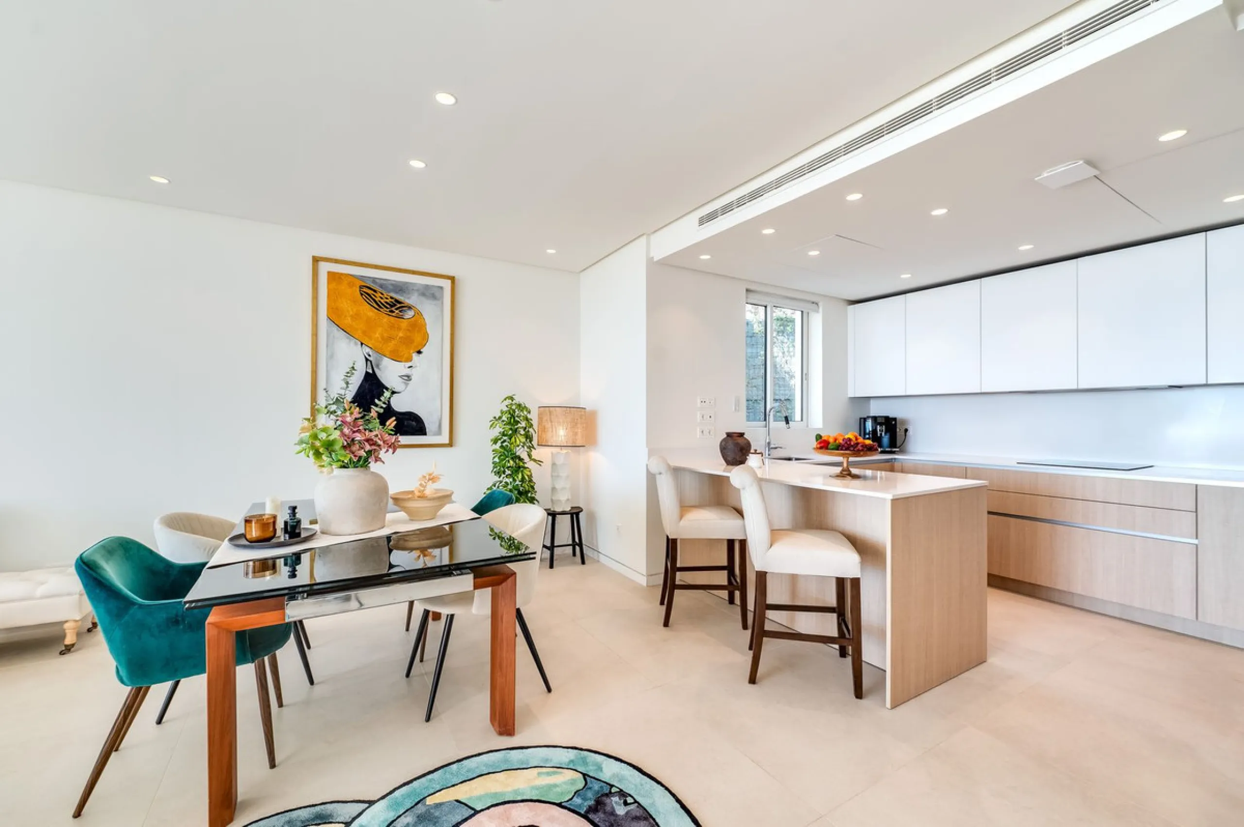 High-end 3-Bedroom Apartment with Unmatched Privacy and Panoramic Views