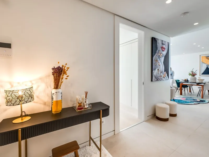 High-end 3-Bedroom Apartment with Unmatched Privacy and Panoramic Views