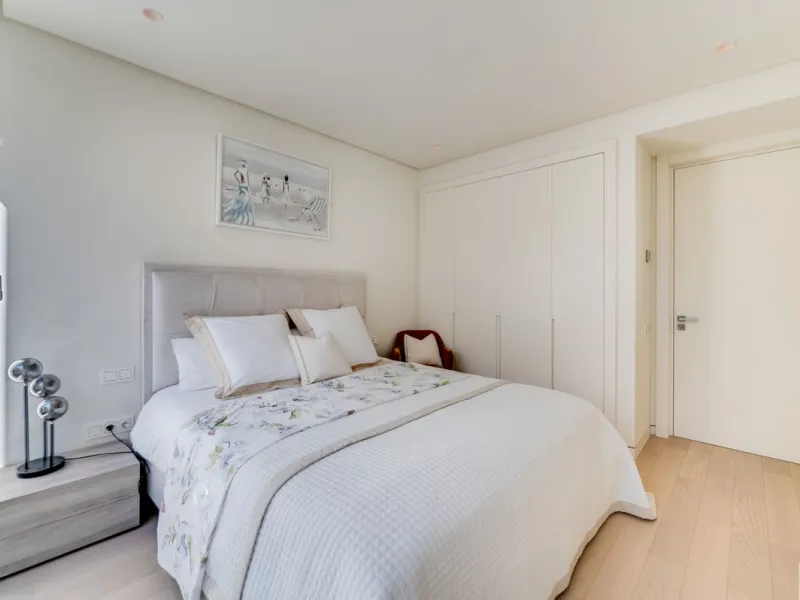 High-end 3-Bedroom Apartment with Unmatched Privacy and Panoramic Views