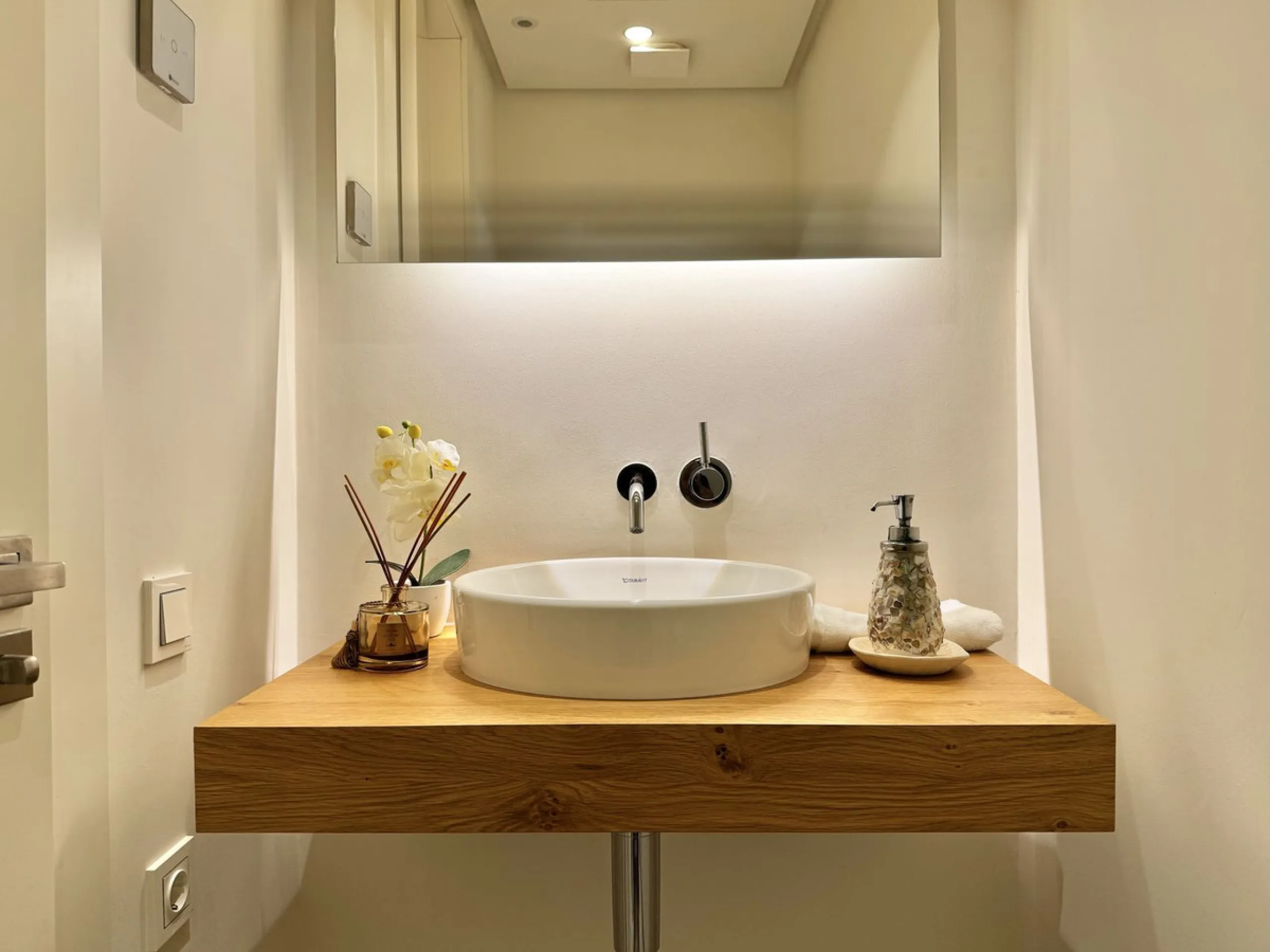 High-end 3-Bedroom Apartment with Unmatched Privacy and Panoramic Views