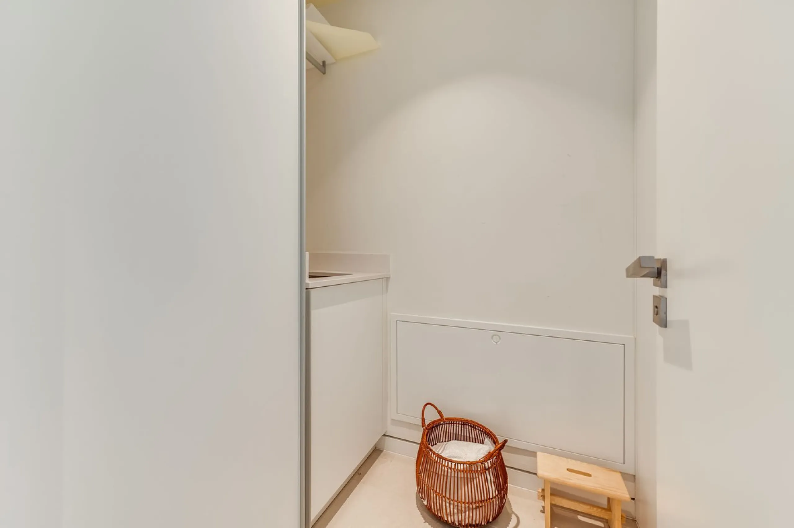 High-end 3-Bedroom Apartment with Unmatched Privacy and Panoramic Views