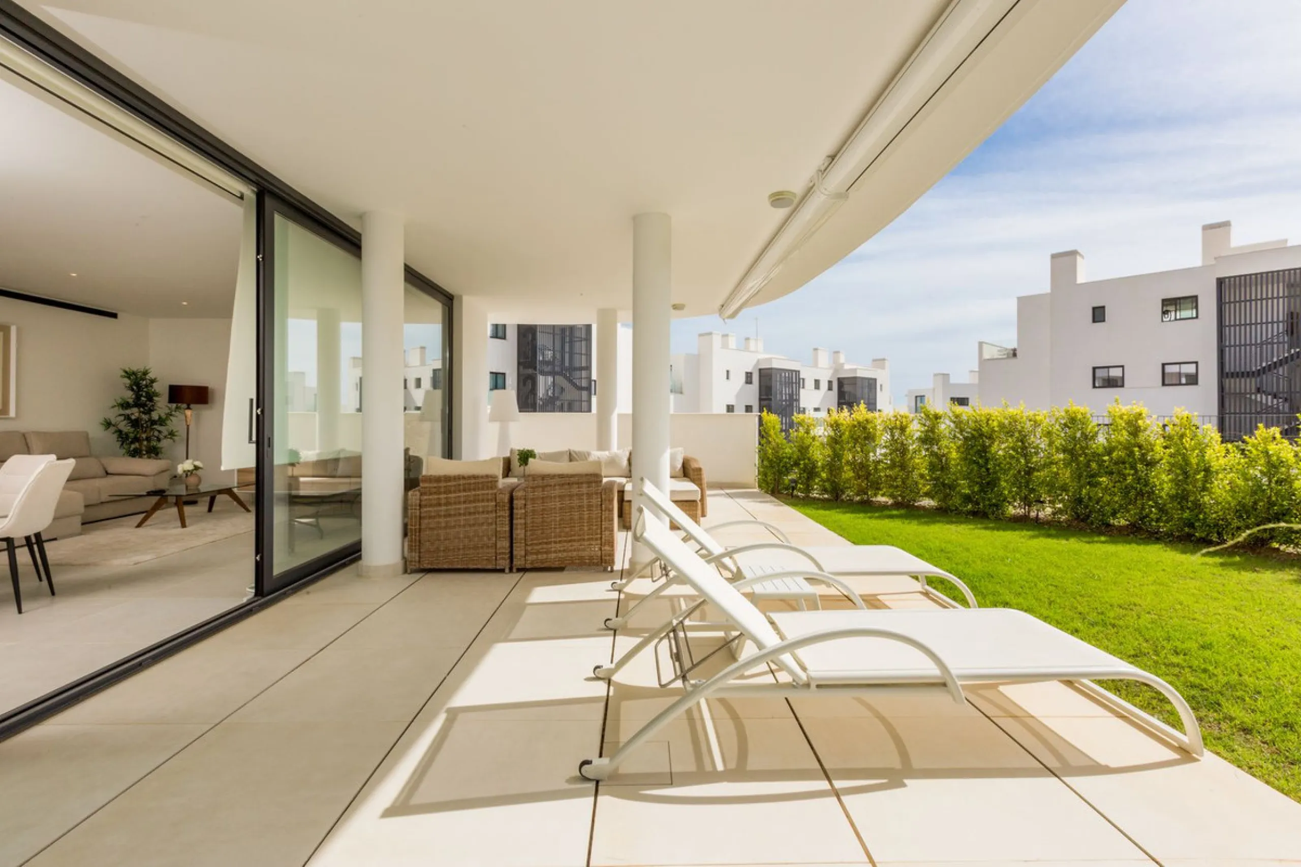 Apartment - Ground Floor Apartment в продаже в Fuengirola, Málaga. В доме 2 спален и 2 ванных комнат. Площадь дома 128 м². Площадь участка 29 м²
