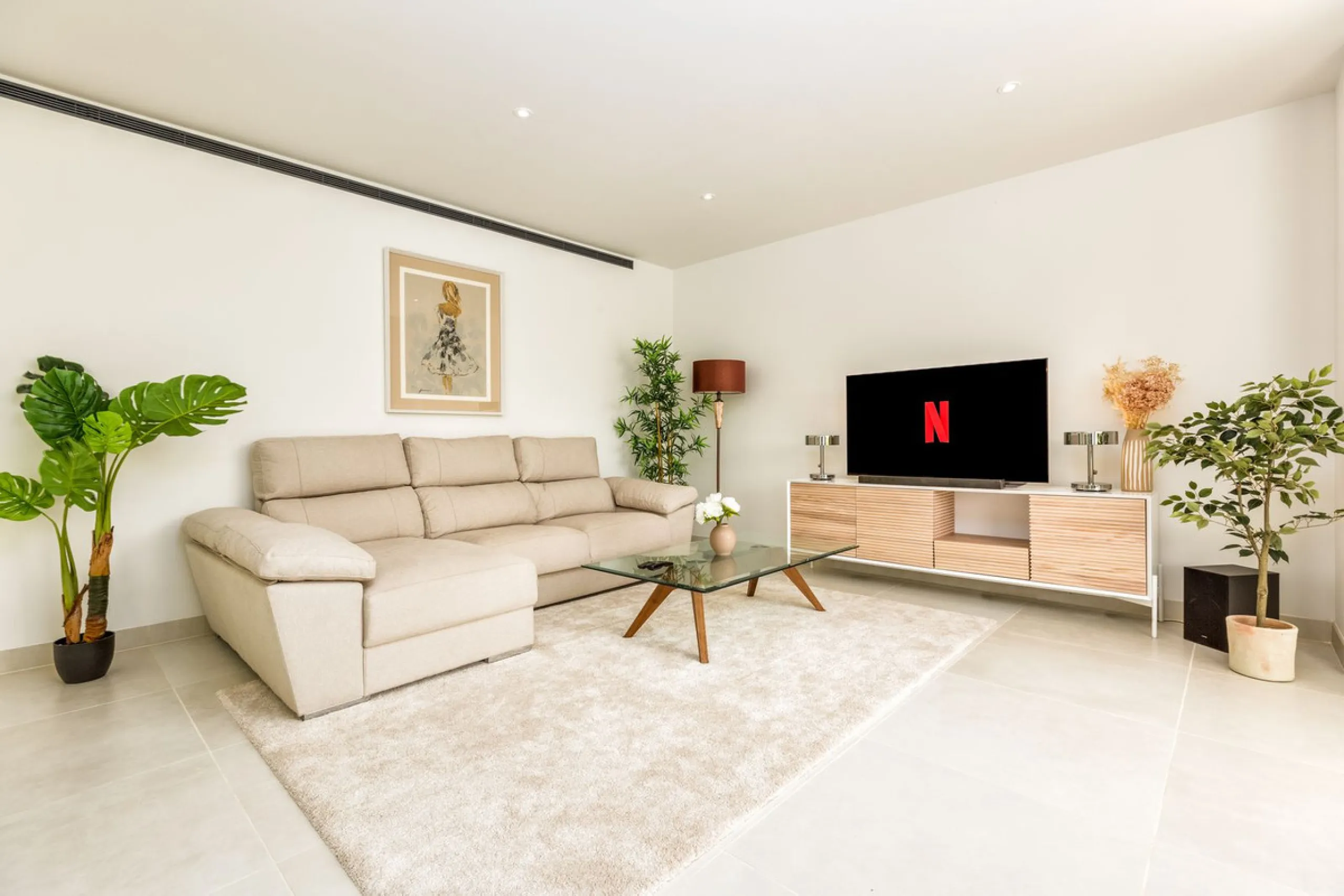 Apartment - Ground Floor Apartment в продаже в Fuengirola, Málaga. В доме 2 спален и 2 ванных комнат. Площадь дома 128 м². Площадь участка 29 м²