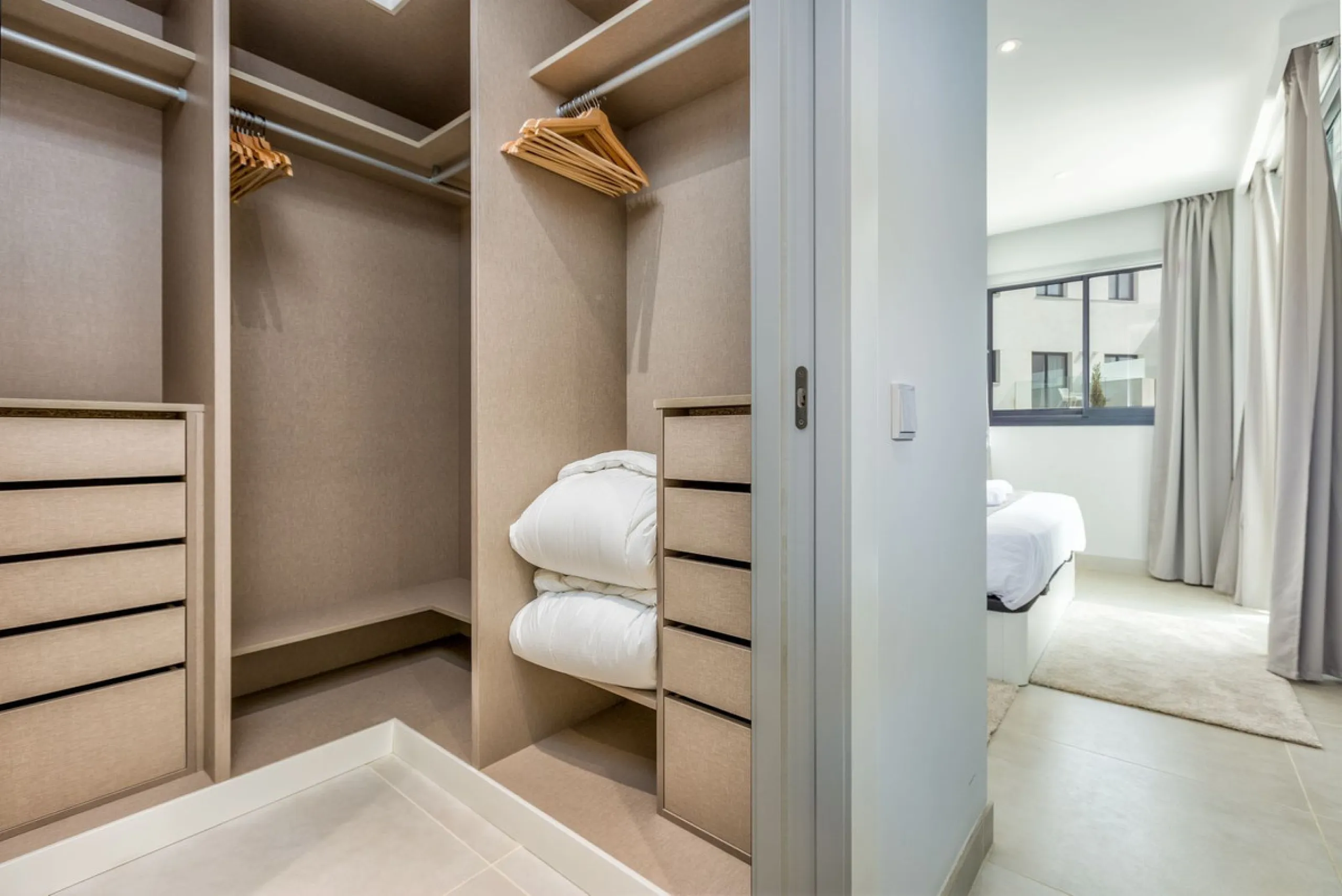 Apartment - Ground Floor Apartment в продаже в Fuengirola, Málaga. В доме 2 спален и 2 ванных комнат. Площадь дома 128 м². Площадь участка 29 м²