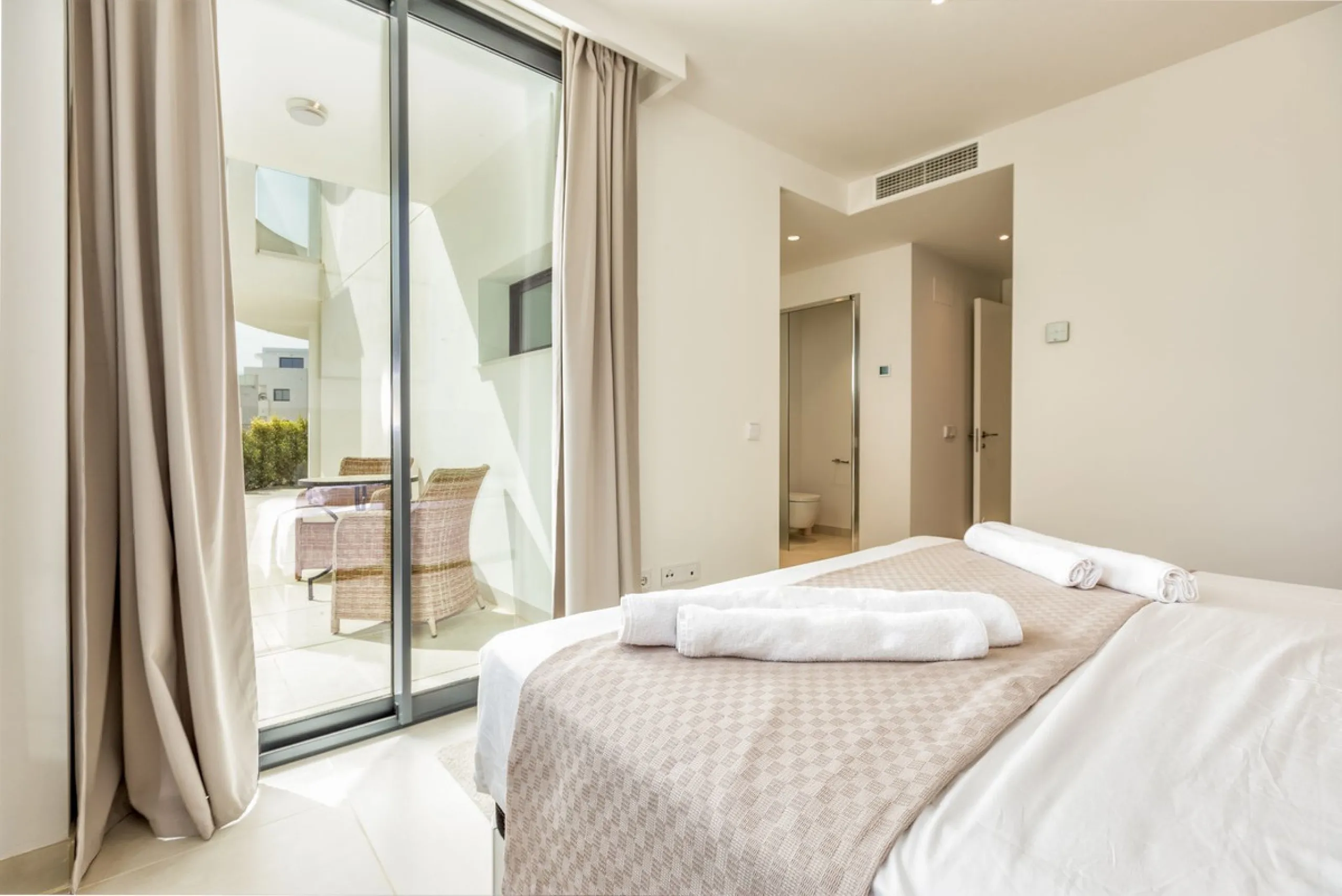 Apartment - Ground Floor Apartment в продаже в Fuengirola, Málaga. В доме 2 спален и 2 ванных комнат. Площадь дома 128 м². Площадь участка 29 м²