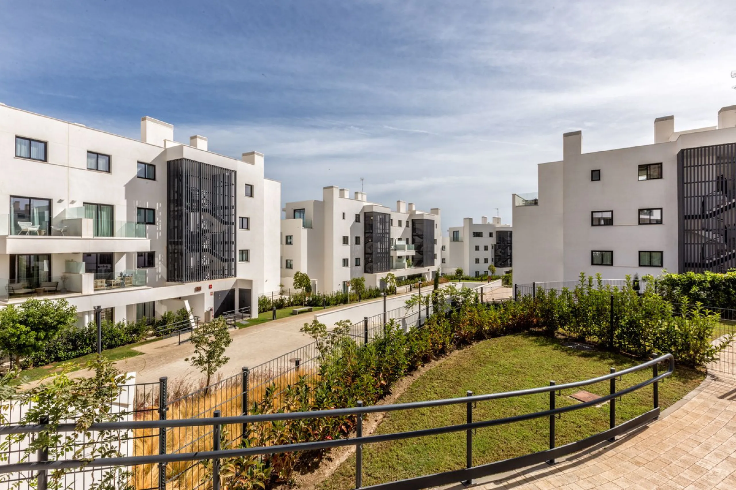 Apartment - Ground Floor Apartment в продаже в Fuengirola, Málaga. В доме 2 спален и 2 ванных комнат. Площадь дома 128 м². Площадь участка 29 м²