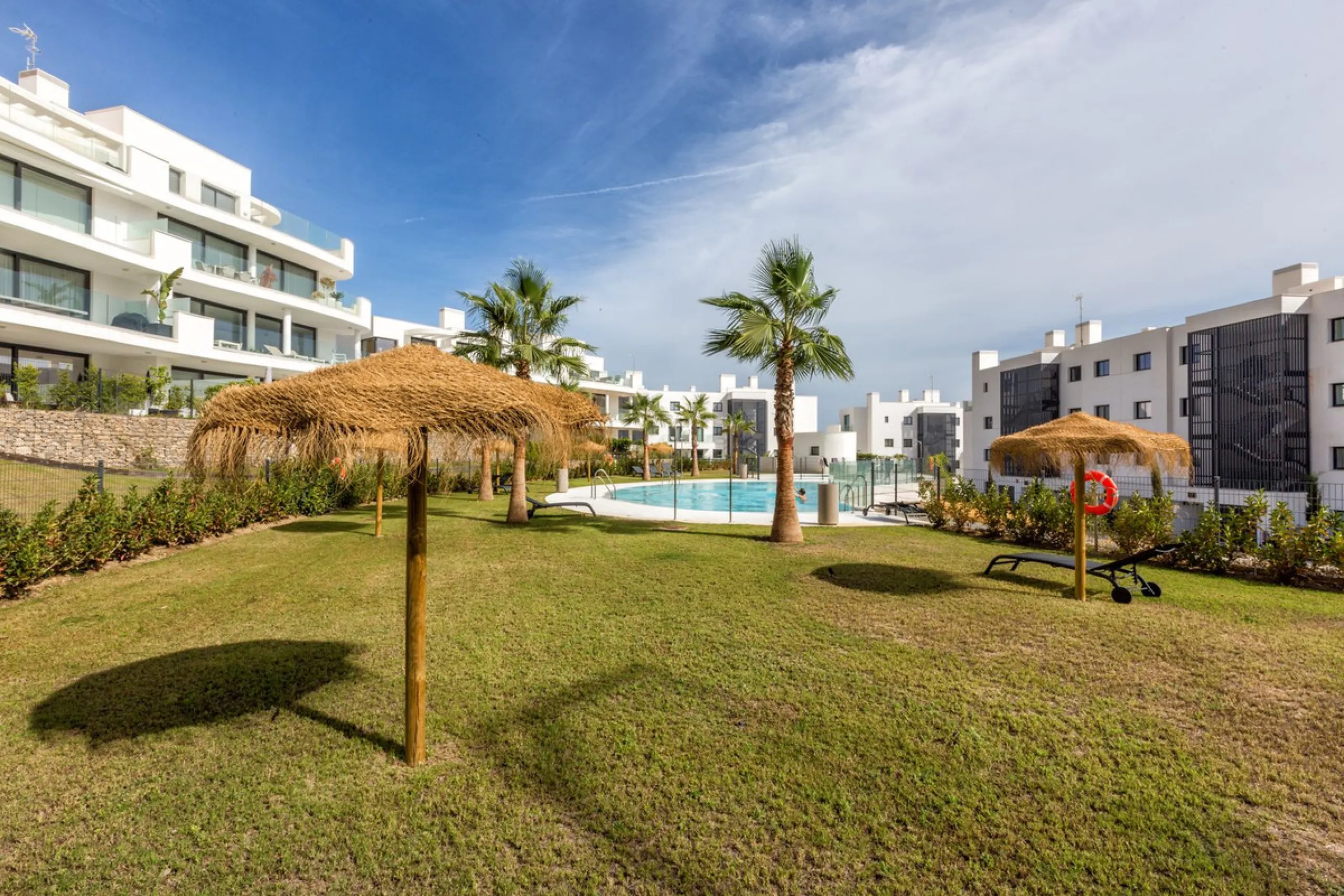 Apartment - Ground Floor Apartment в продаже в Fuengirola, Málaga. В доме 2 спален и 2 ванных комнат. Площадь дома 128 м². Площадь участка 29 м²
