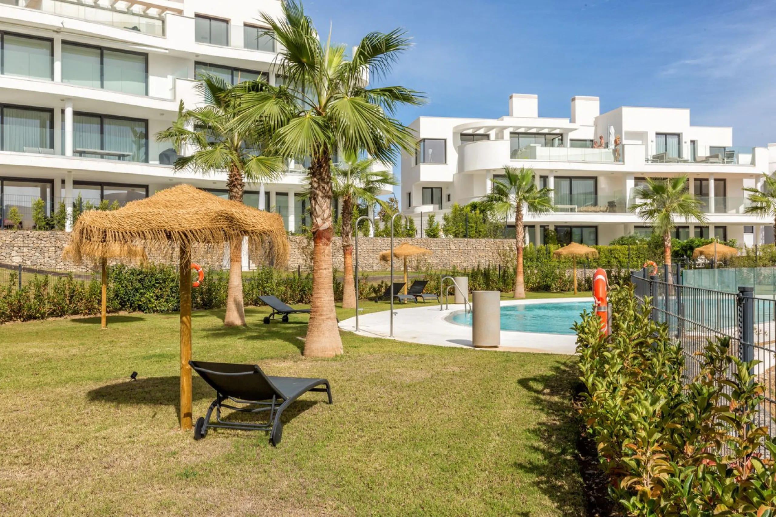 Apartment - Ground Floor Apartment в продаже в Fuengirola, Málaga. В доме 2 спален и 2 ванных комнат. Площадь дома 128 м². Площадь участка 29 м²
