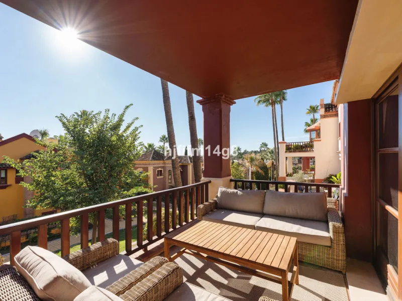 Discover unparalleled luxury in the prestigious La Capellania community with exotic gardens, , nestled within the Marbella Golden Mile. This stunning villa, boasting 686m² of interior space and an additional 77m² of terrace, offers the ultimate blend of e