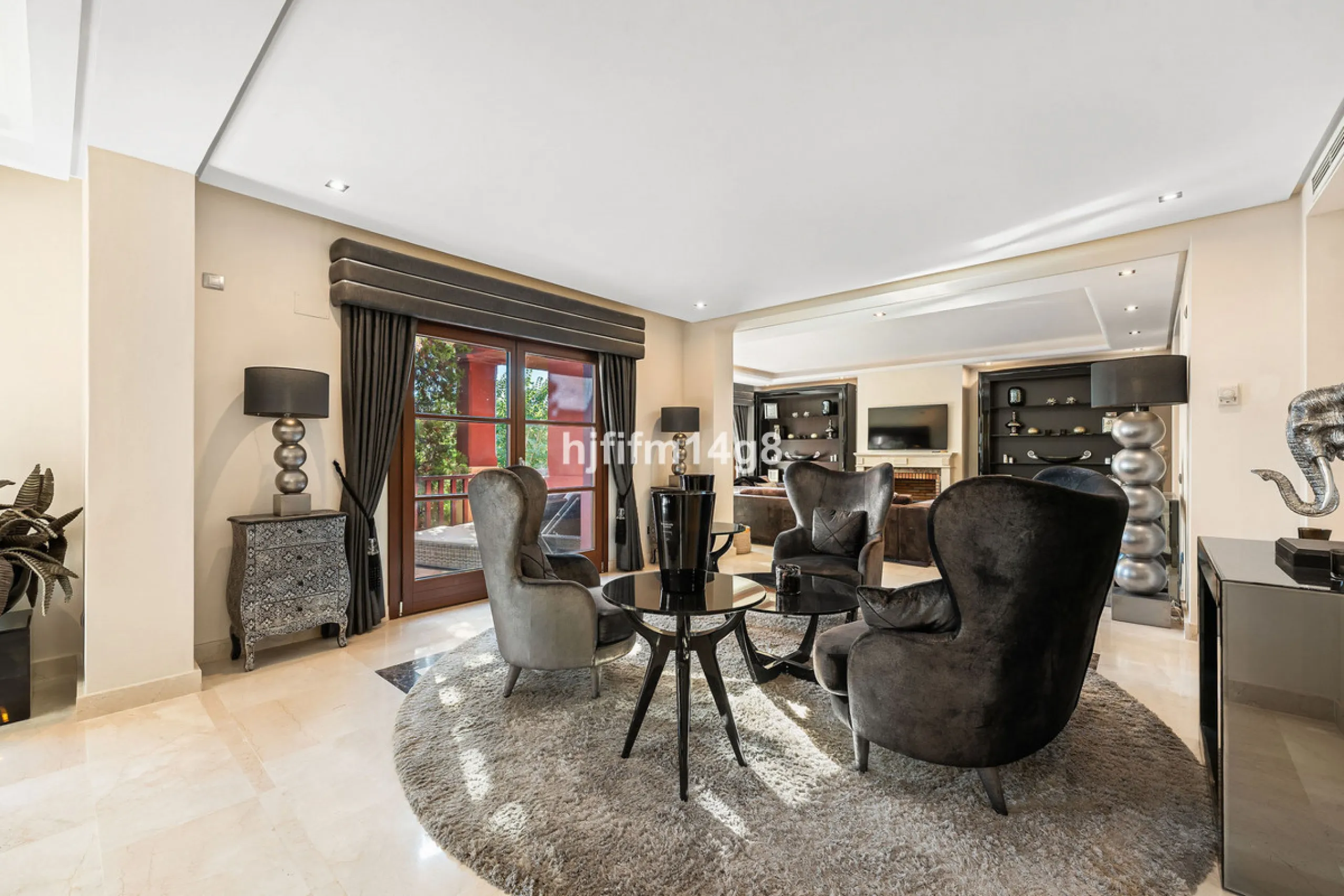 Discover unparalleled luxury in the prestigious La Capellania community with exotic gardens, , nestled within the Marbella Golden Mile. This stunning villa, boasting 686m² of interior space and an additional 77m² of terrace, offers the ultimate blend of e