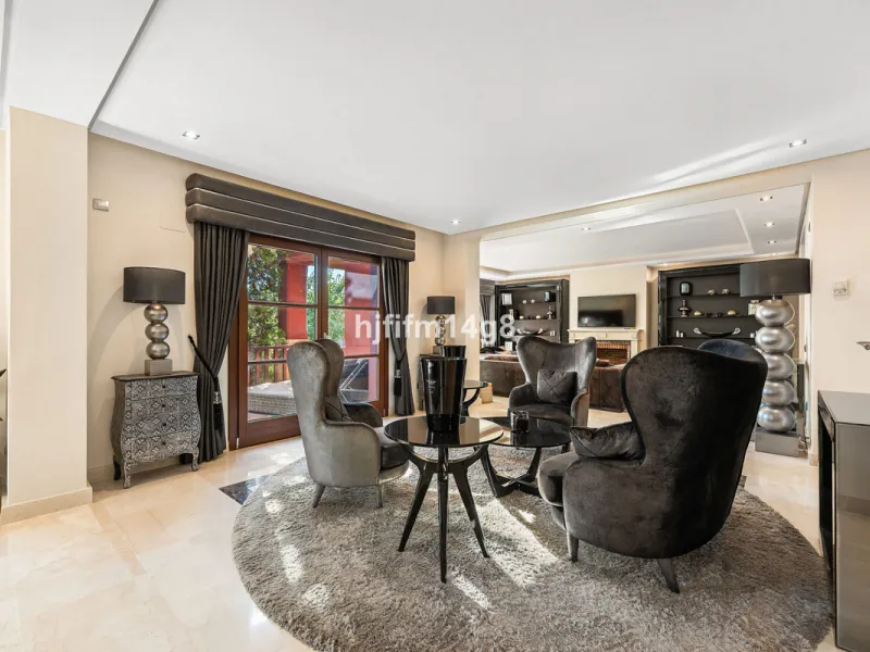 Discover unparalleled luxury in the prestigious La Capellania community with exotic gardens, , nestled within the Marbella Golden Mile. This stunning villa, boasting 686m² of interior space and an additional 77m² of terrace, offers the ultimate blend of e