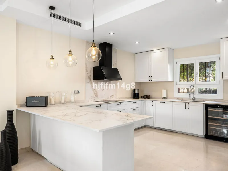 Discover unparalleled luxury in the prestigious La Capellania community with exotic gardens, , nestled within the Marbella Golden Mile. This stunning villa, boasting 686m² of interior space and an additional 77m² of terrace, offers the ultimate blend of e