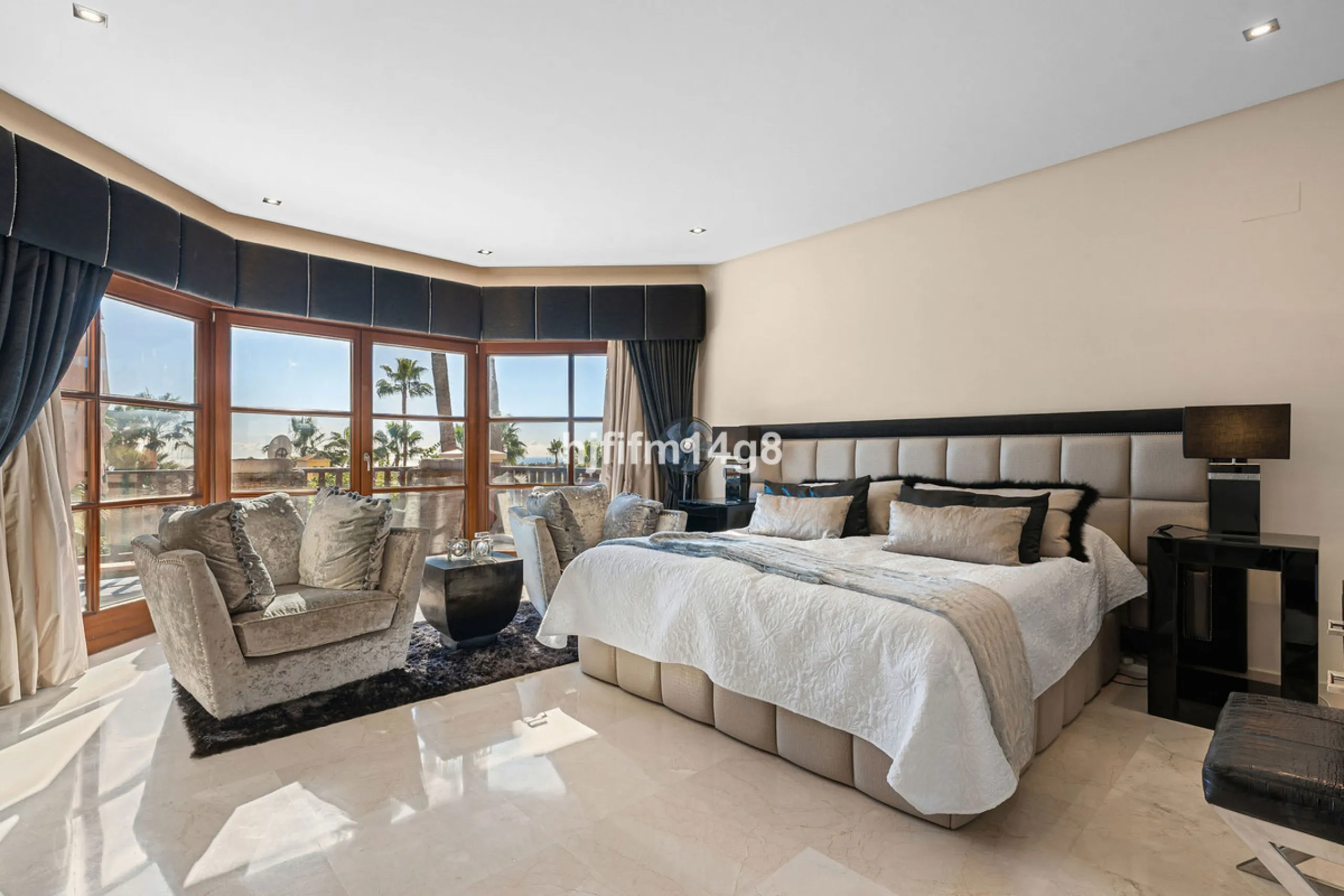 Discover unparalleled luxury in the prestigious La Capellania community with exotic gardens, , nestled within the Marbella Golden Mile. This stunning villa, boasting 686m² of interior space and an additional 77m² of terrace, offers the ultimate blend of e