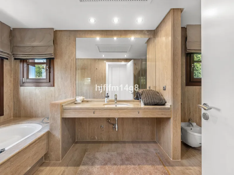 Discover unparalleled luxury in the prestigious La Capellania community with exotic gardens, , nestled within the Marbella Golden Mile. This stunning villa, boasting 686m² of interior space and an additional 77m² of terrace, offers the ultimate blend of e