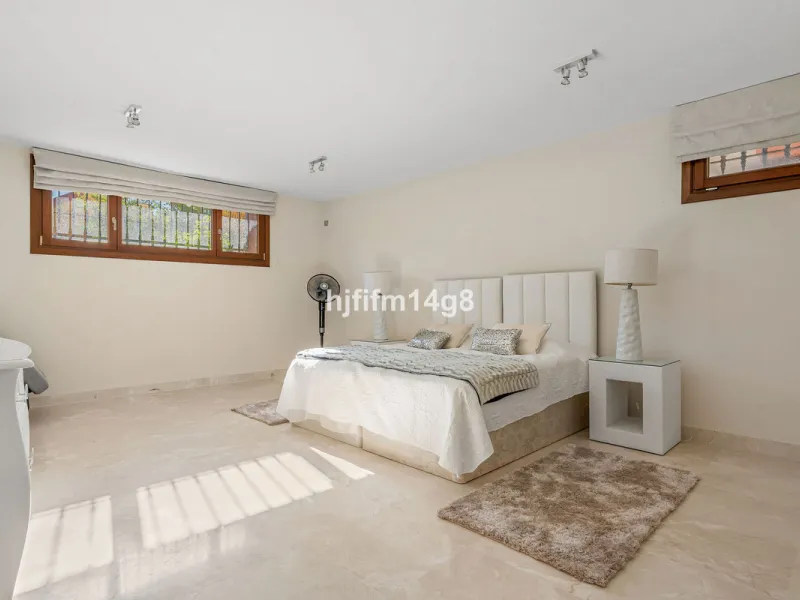 Discover unparalleled luxury in the prestigious La Capellania community with exotic gardens, , nestled within the Marbella Golden Mile. This stunning villa, boasting 686m² of interior space and an additional 77m² of terrace, offers the ultimate blend of e