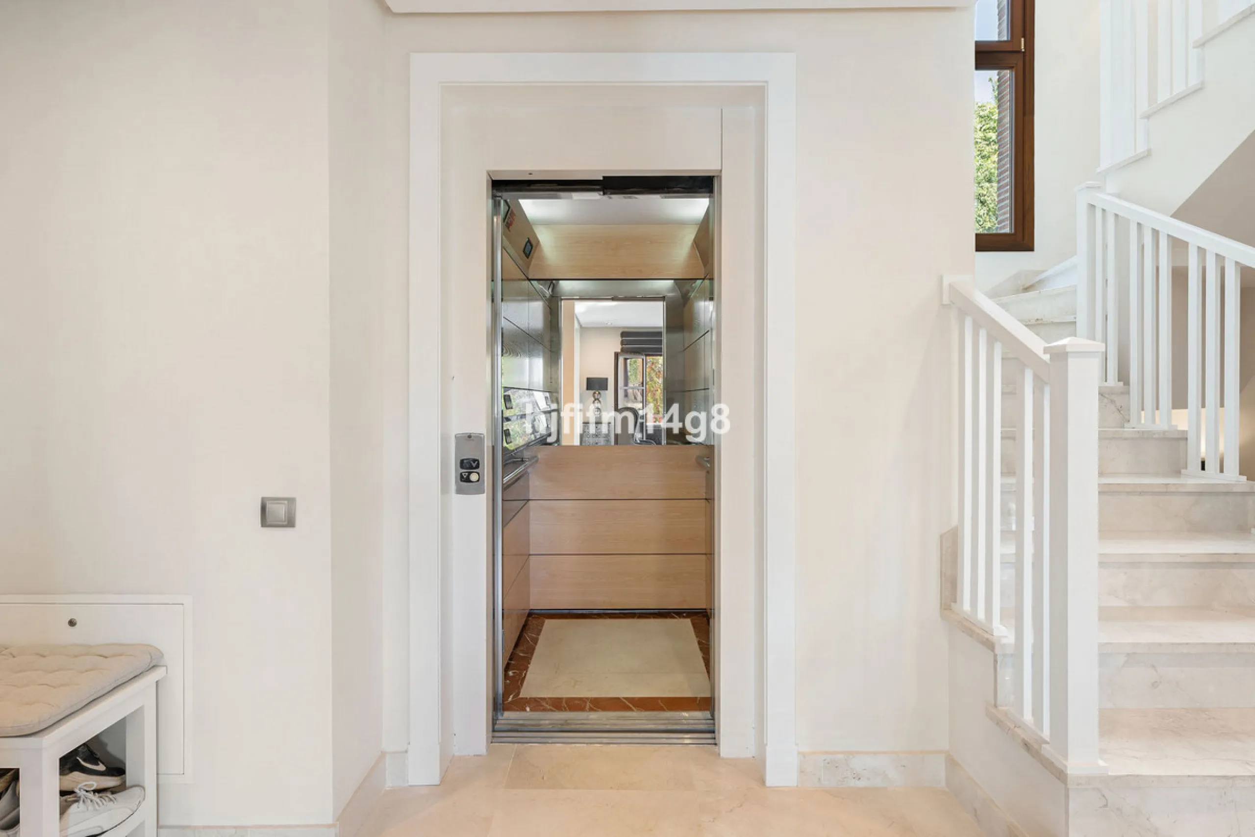 Discover unparalleled luxury in the prestigious La Capellania community with exotic gardens, , nestled within the Marbella Golden Mile. This stunning villa, boasting 686m² of interior space and an additional 77m² of terrace, offers the ultimate blend of e